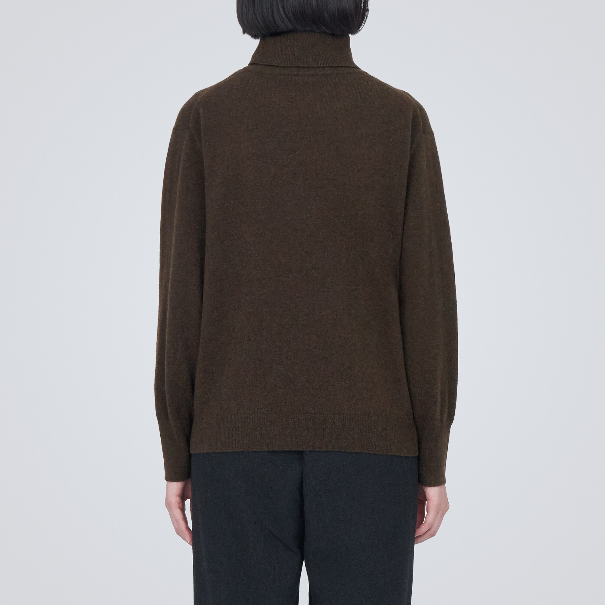 自然のまんまの色　ヤク　タートルネックセーター（数量限定）