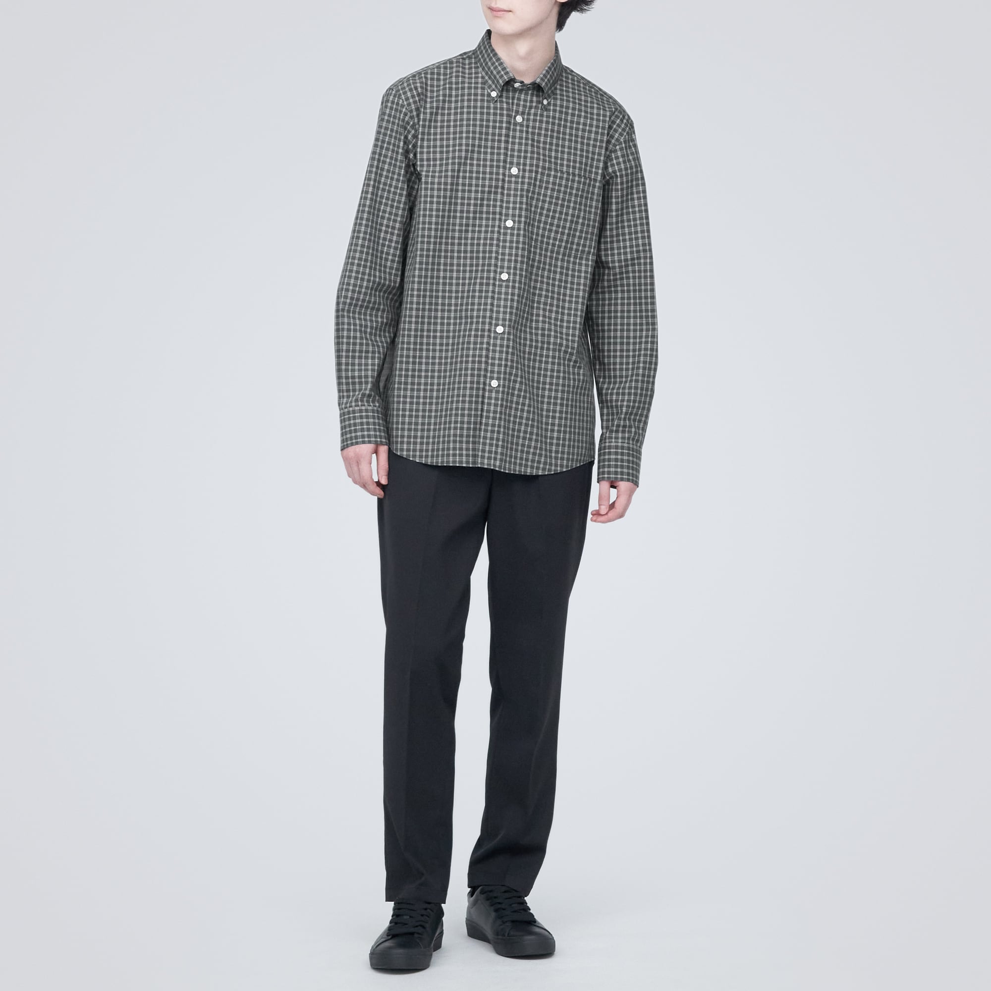 シワになりにくいボタンダウン長袖シャツ