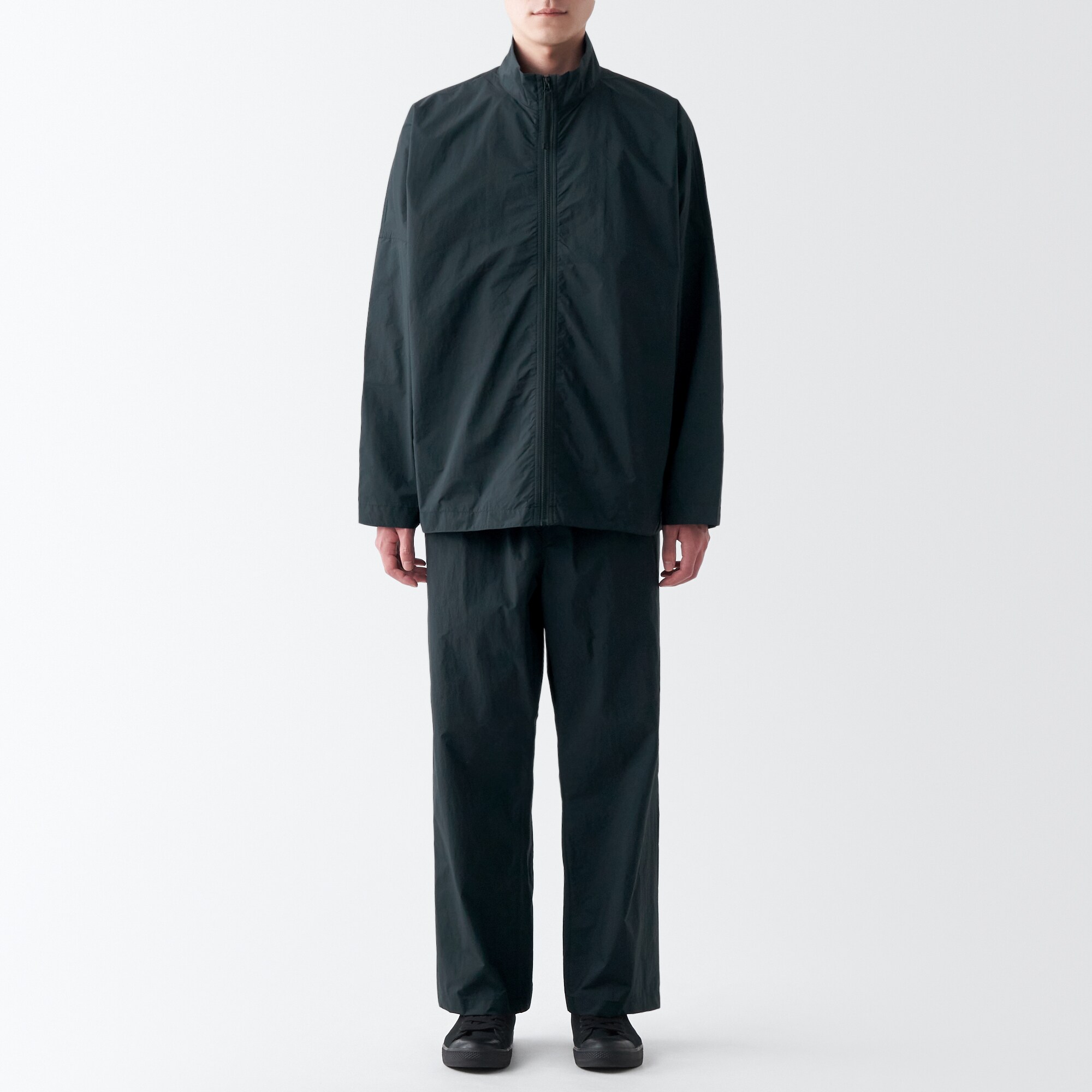 撥水防風パンツ