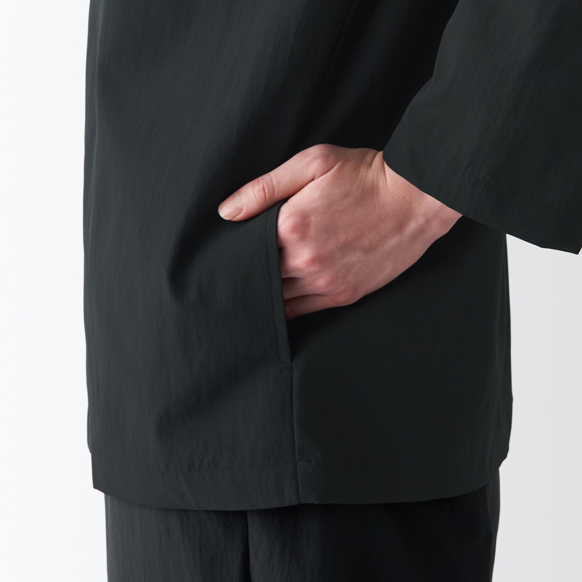 風を通すストレッチカーディガン