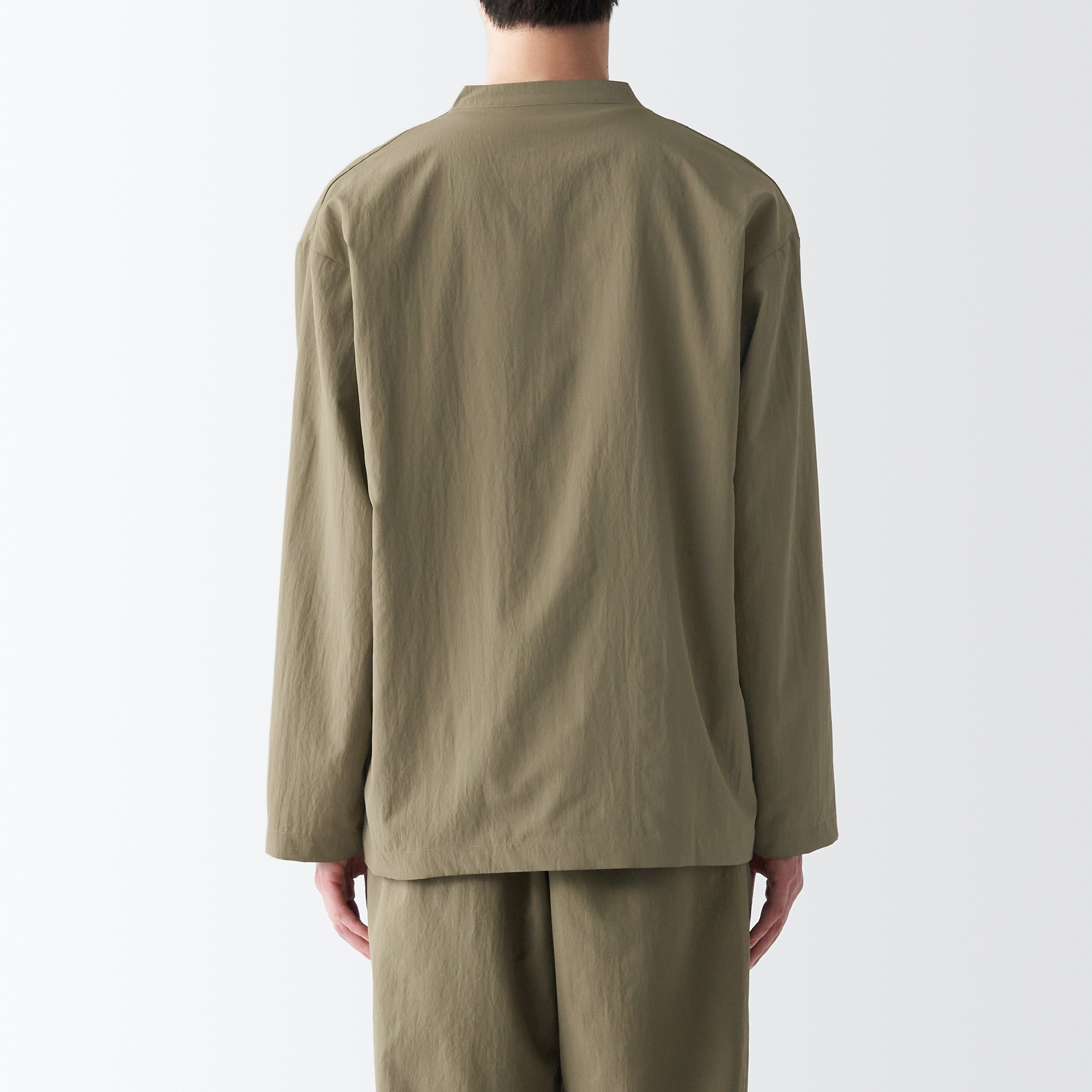 風を通すストレッチカーディガン