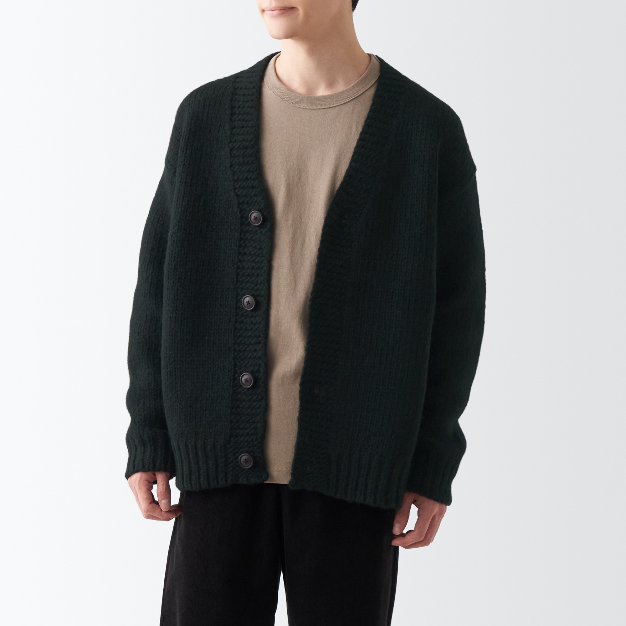 手編みニットカーディガン