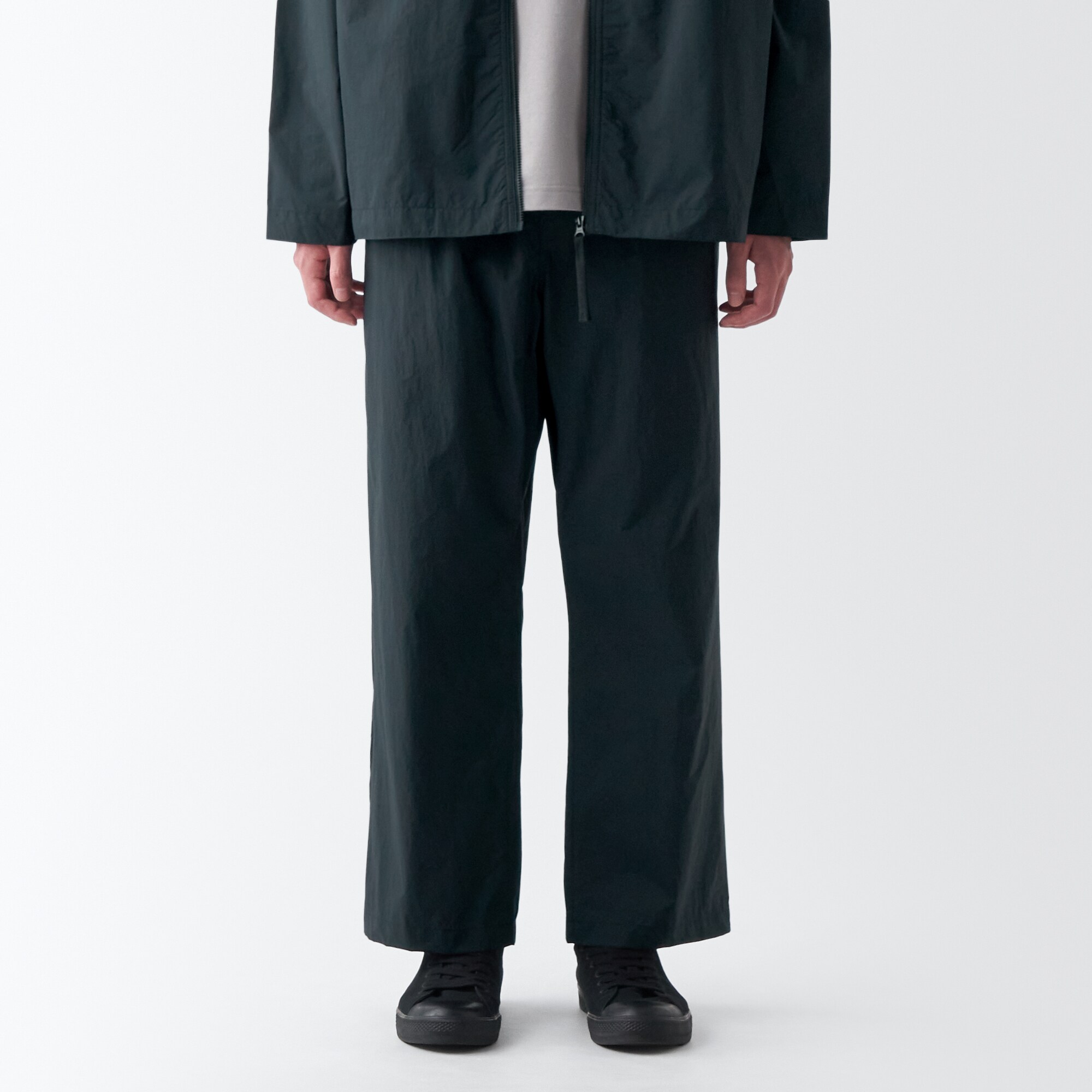 撥水防風パンツ
