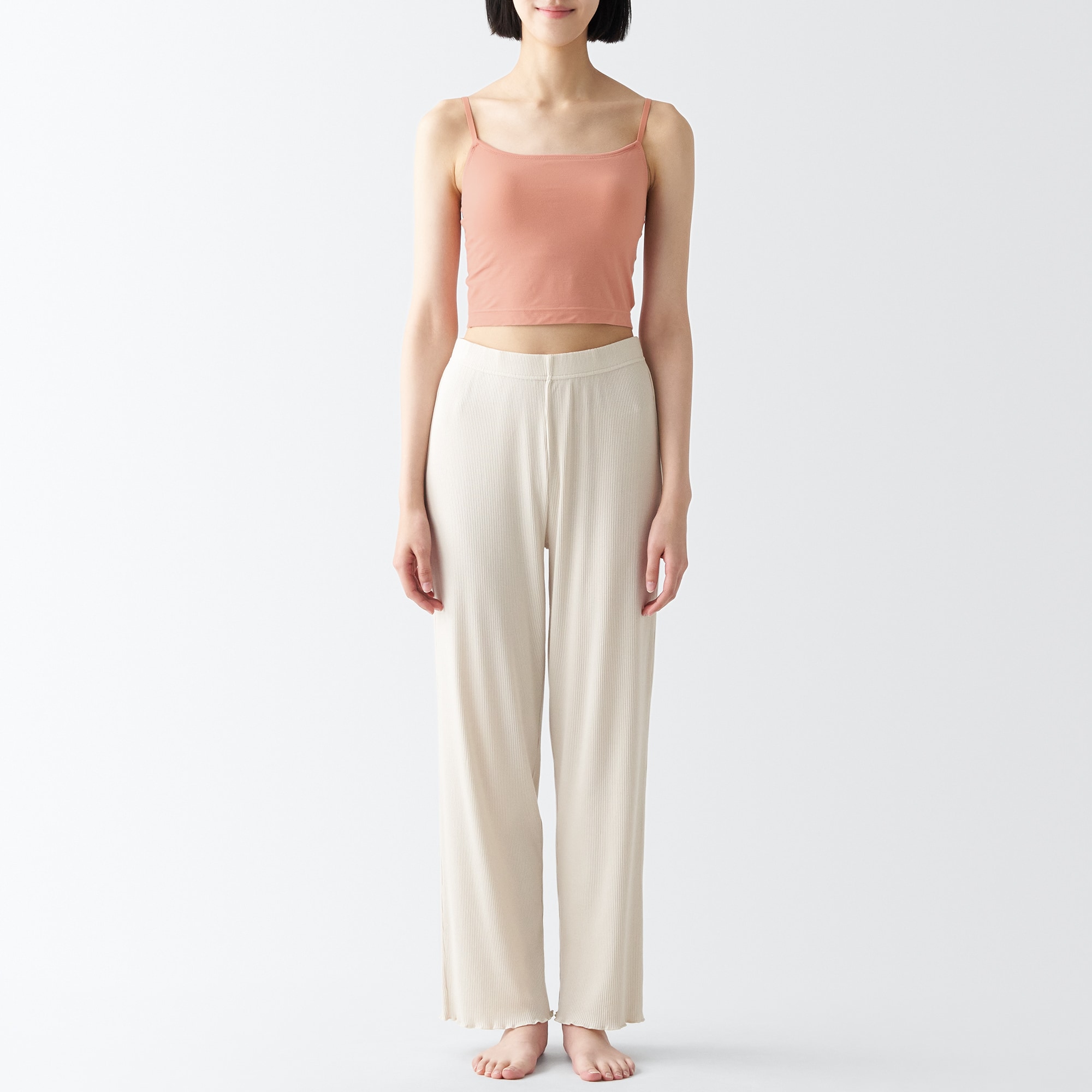 なめらかブラハーフ丈キャミソール