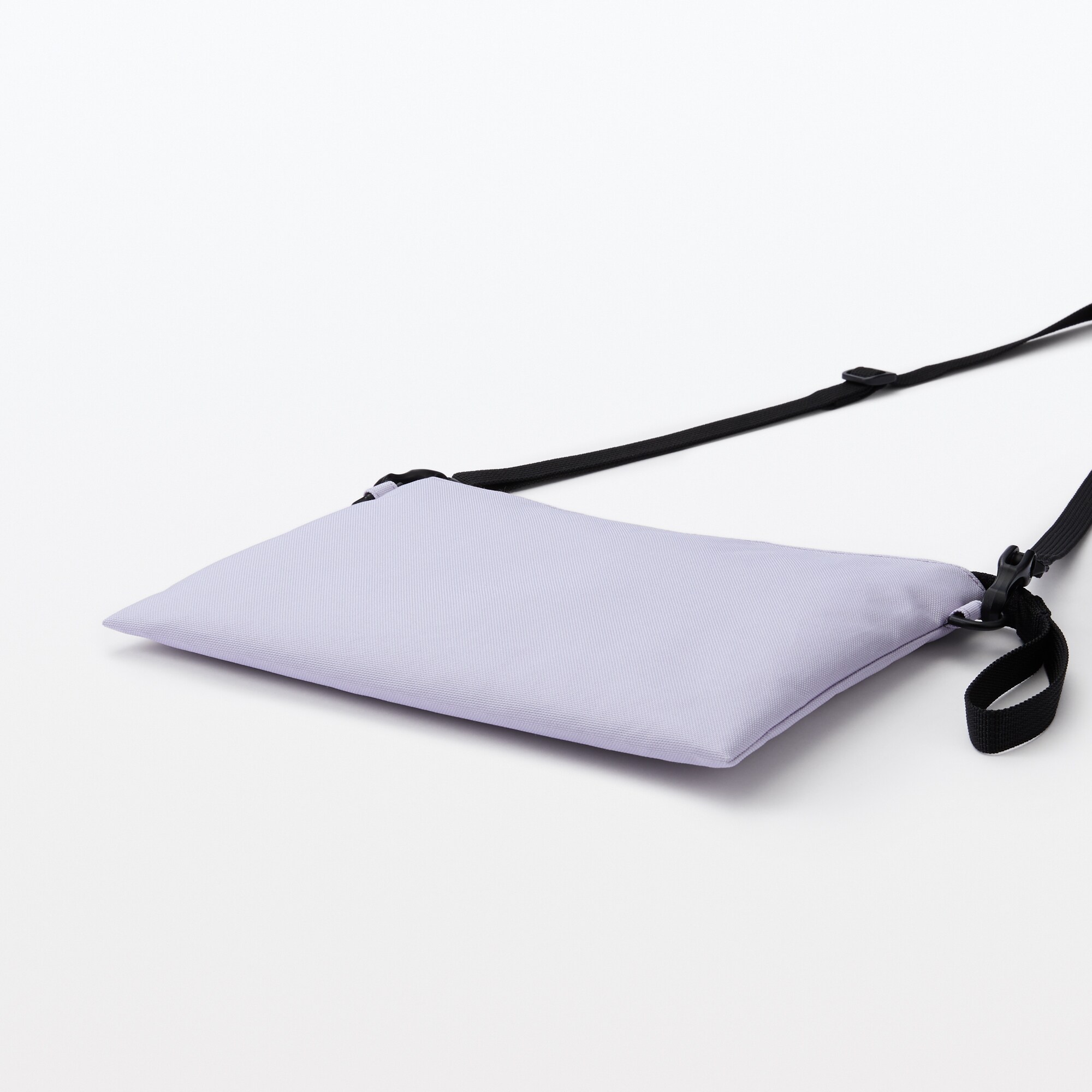 ポーチとしても使える　撥水サコッシュ