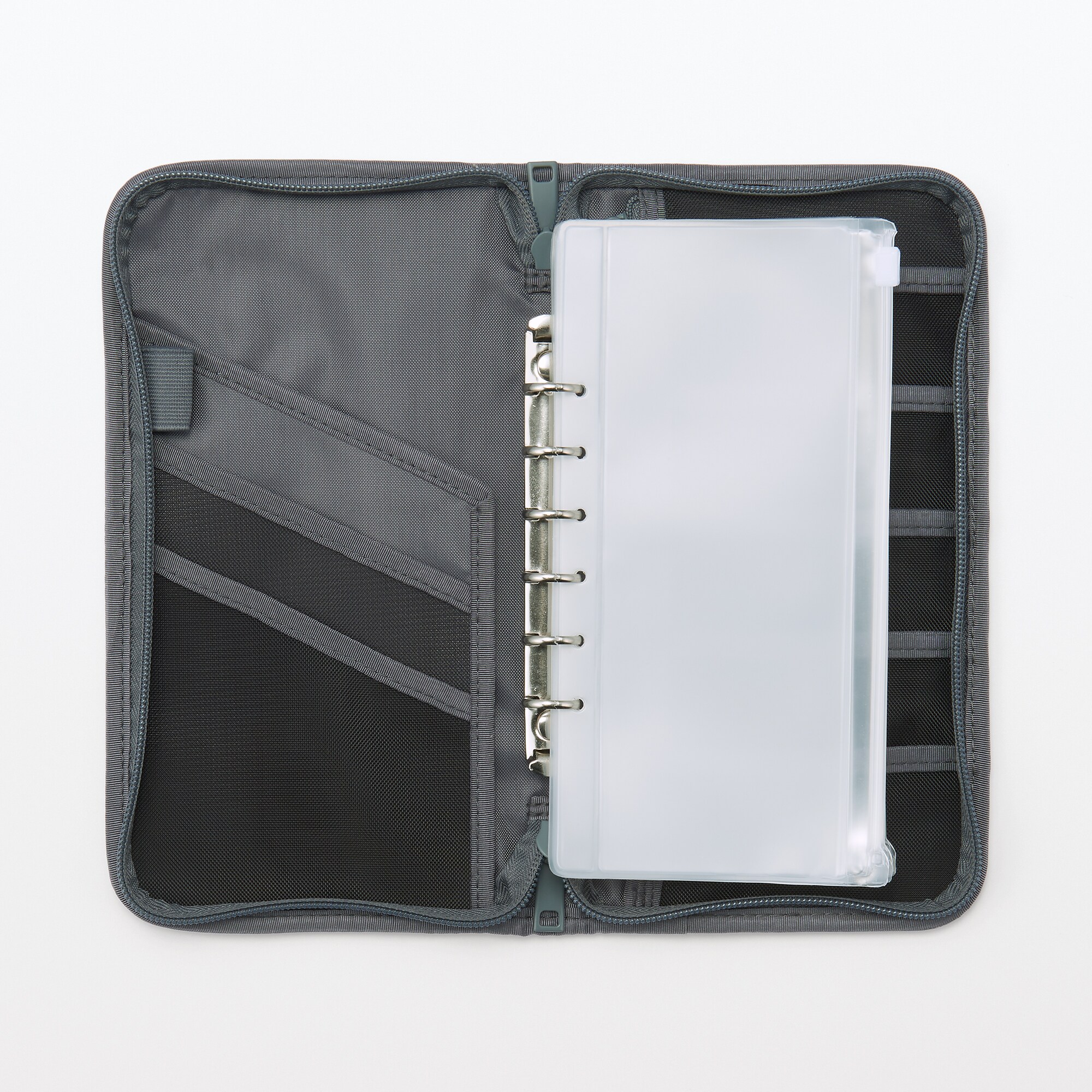 ポリエステル　パスポートケース　クリアポケット付　約２３．５×１３×２．５ｃｍ