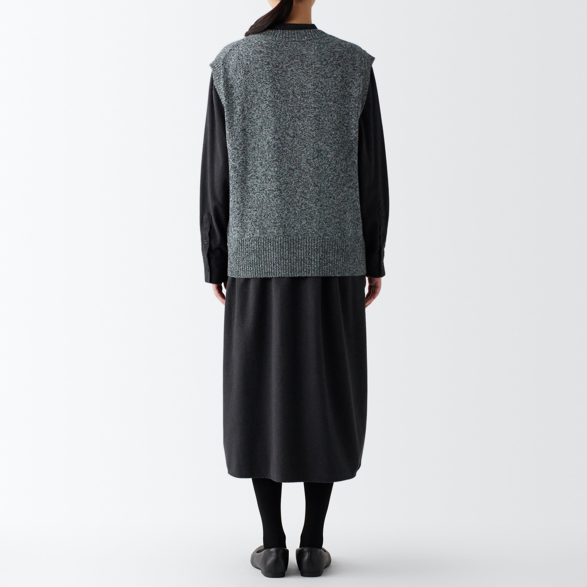 残糸で編んだクルーネックベスト