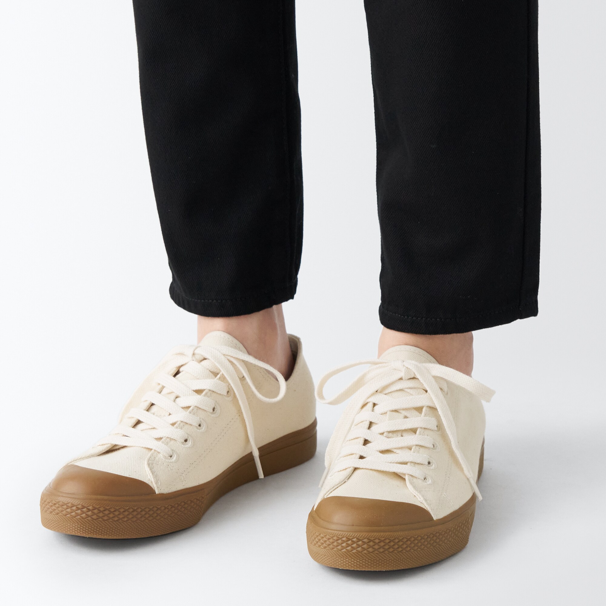 疲れにくい　再生素材を使ったスニーカー（婦人）