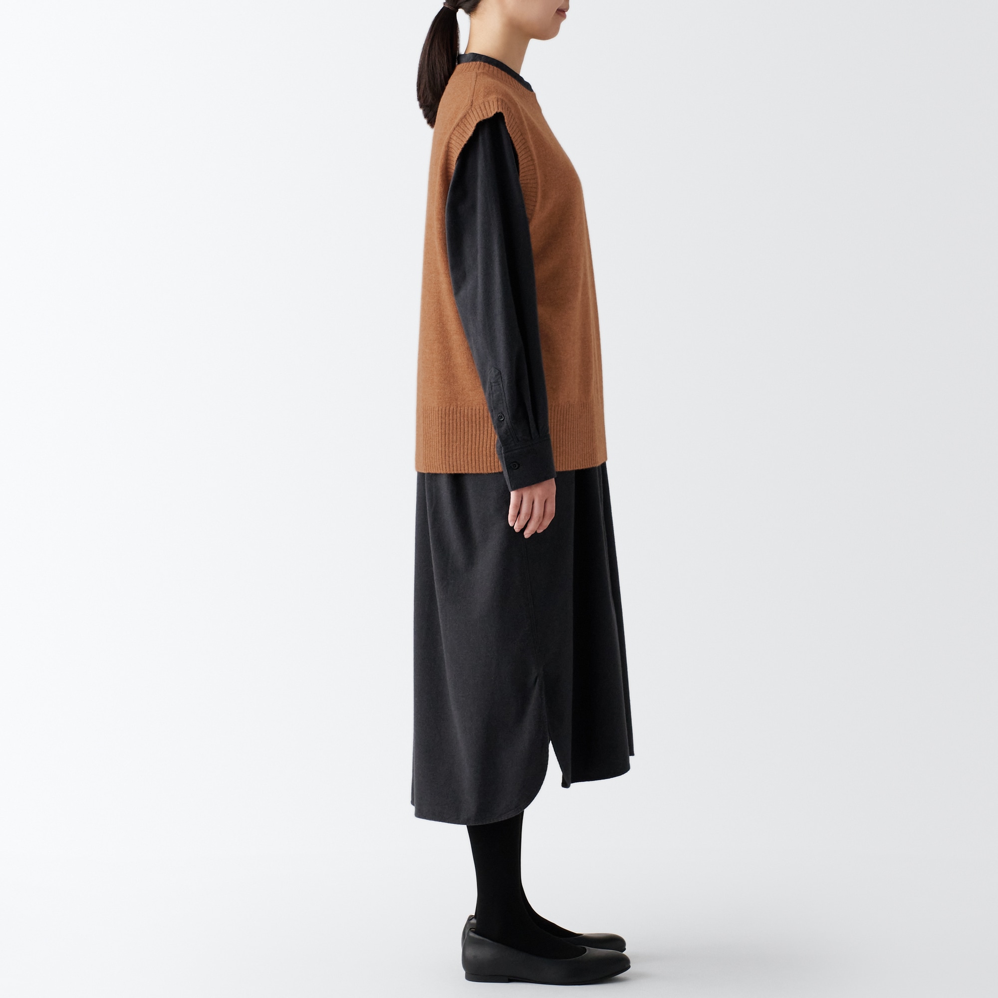 残糸で編んだクルーネックベスト