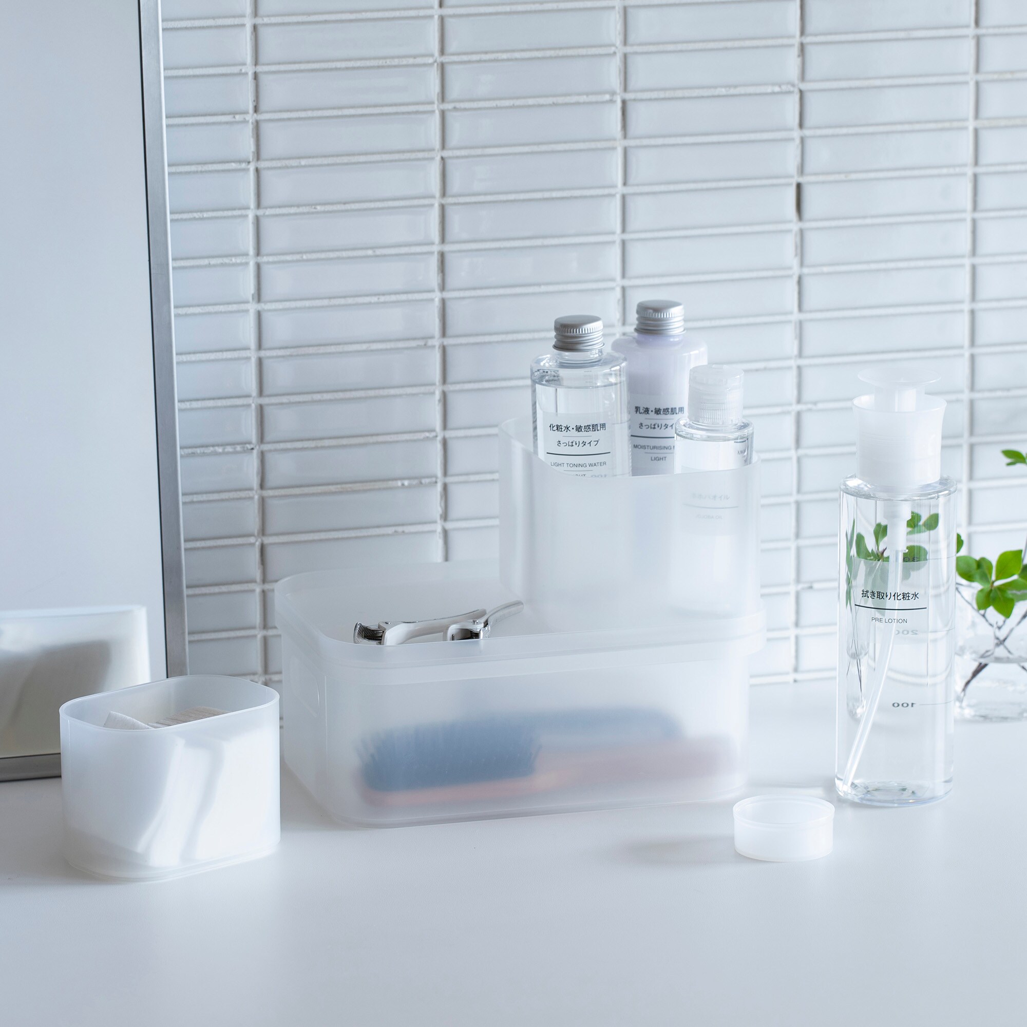 ポリプロピレンコットン・綿棒ケース　約幅１０７×奥行７２×高さ７７ｍｍ