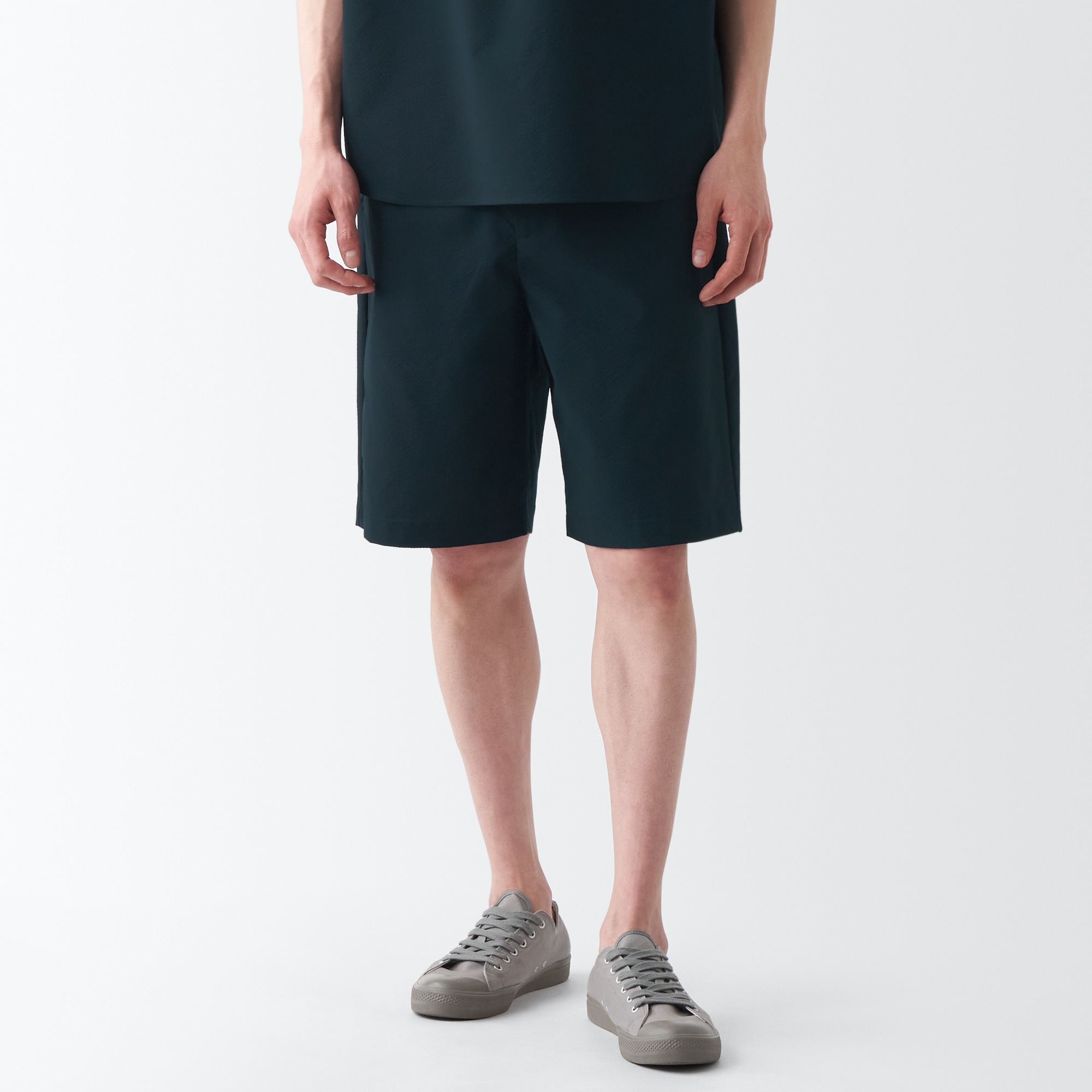 風を通すストレッチサッカーワイドショートパンツ