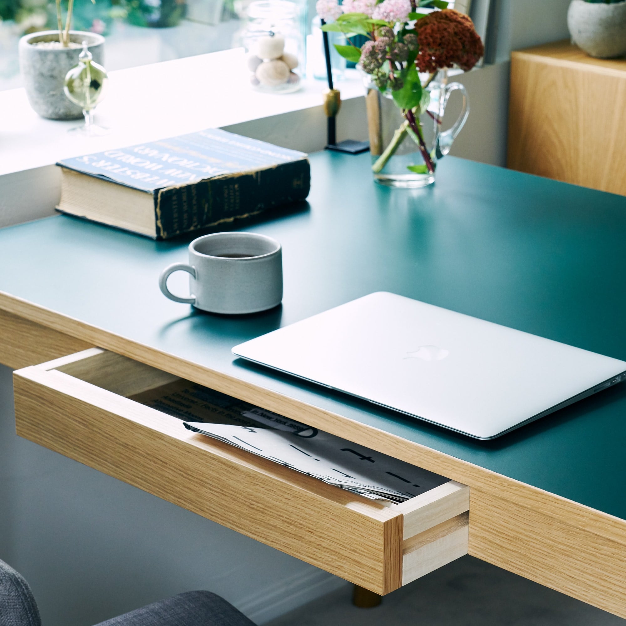 ［ＩＤＥＥ］ＳＴＩＬＴ　ＴＡＢＬＥ　１４００　ＧＲＥＥＮ　ＢＬＡＣＫ