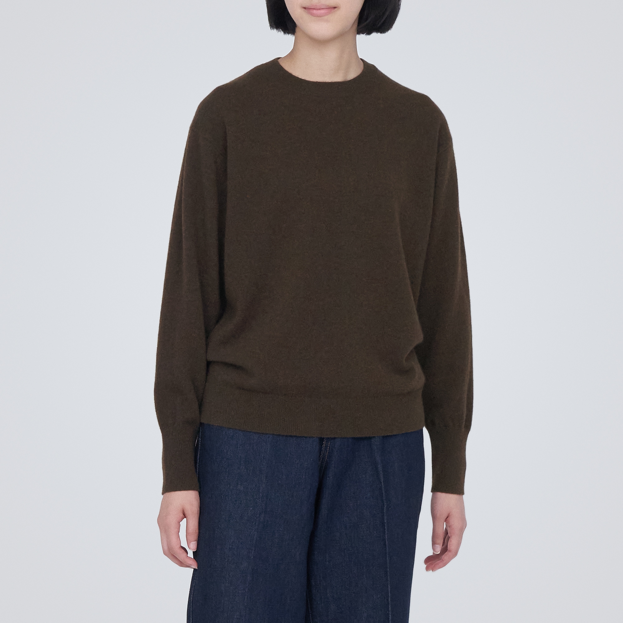 自然のまんまの色　ヤク　クルーネックセーター（数量限定）