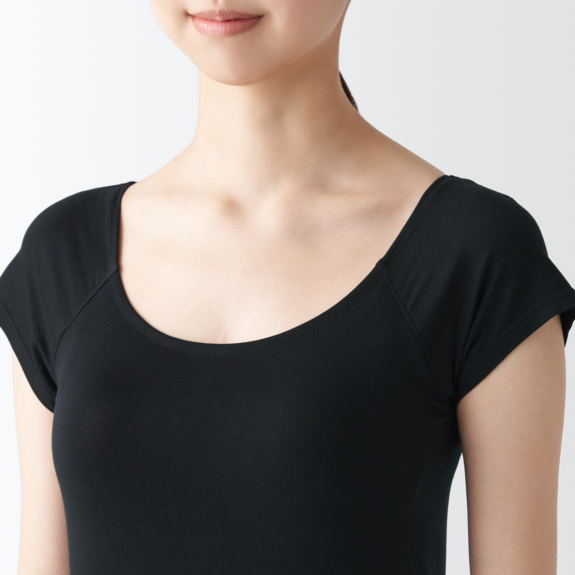 なめらかブラフレンチスリーブ