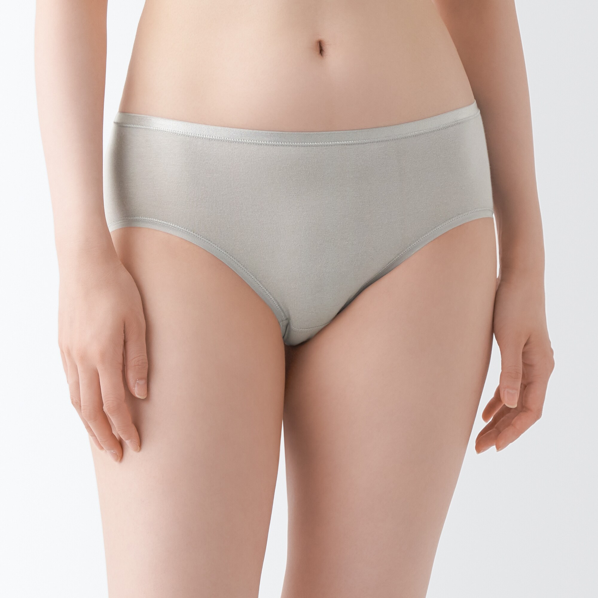 ストレッチミディショーツ