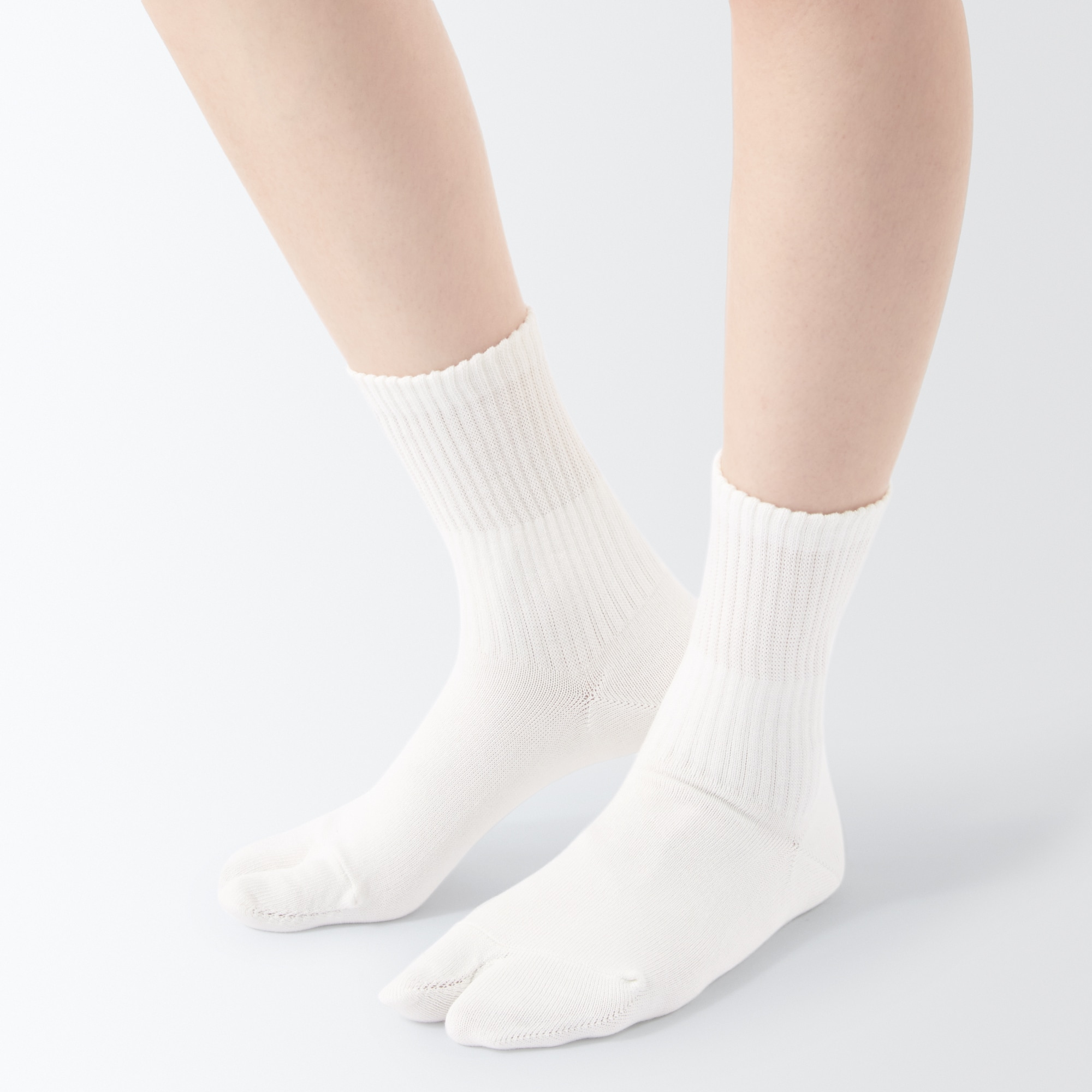 足なり直角　履き口やわらか　たび型靴下（口ゴムなし／婦人）