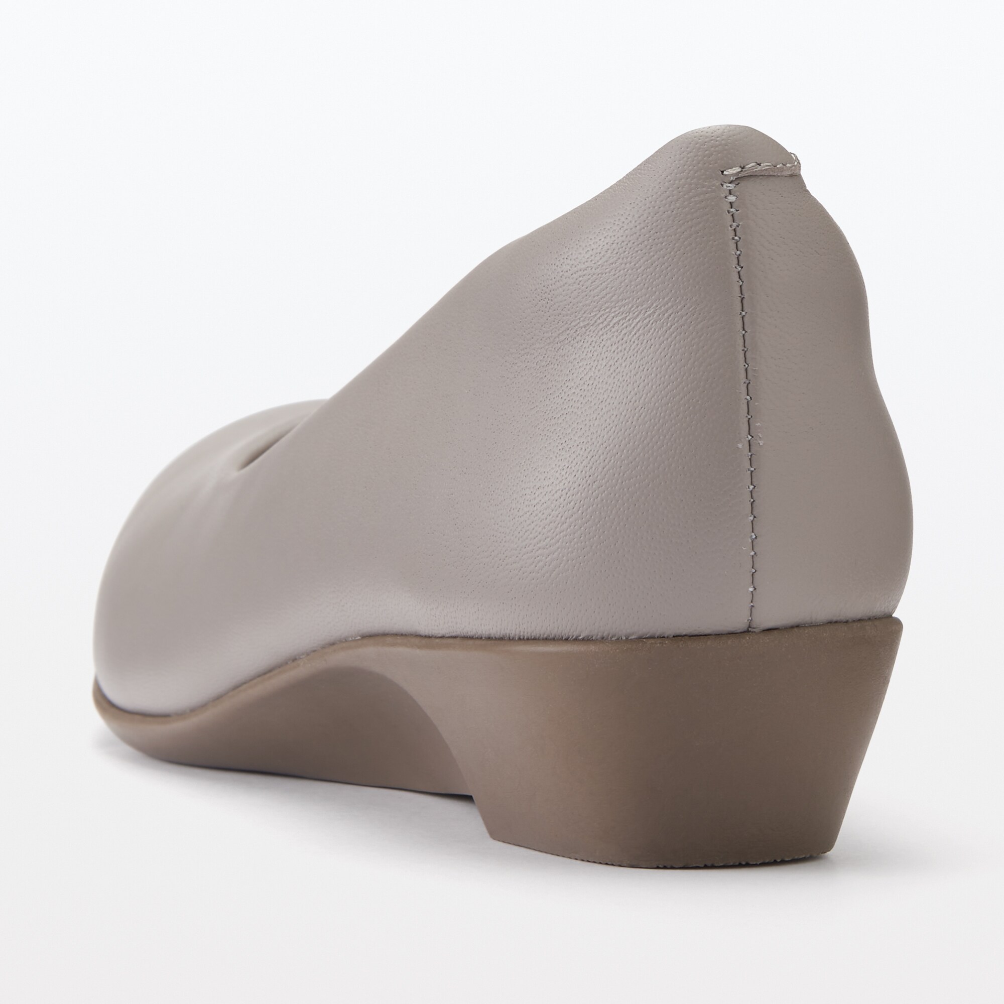 疲れにくい　レザーパンプス