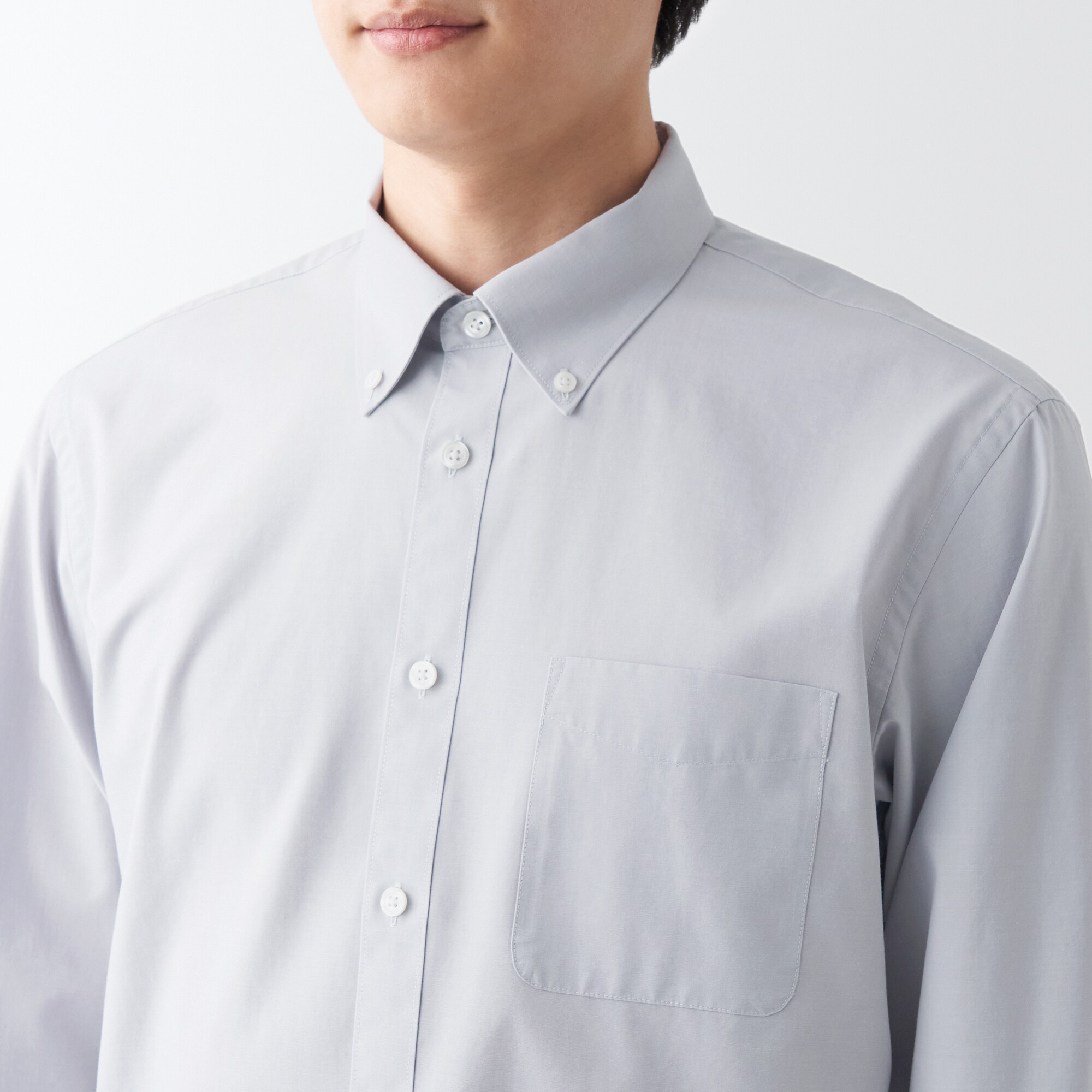 シワになりにくいボタンダウン長袖シャツ