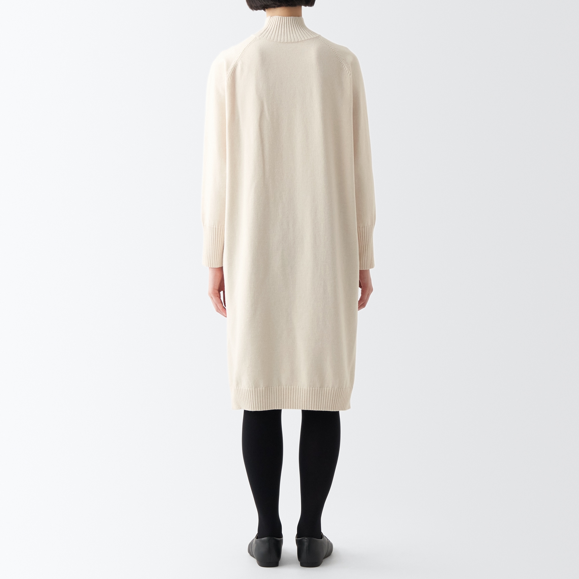 洗えるニットハイネックワンピース