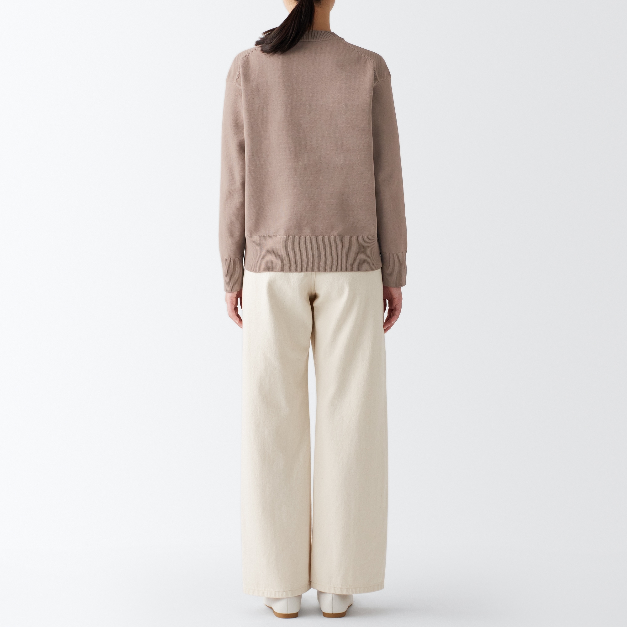 残糸で編んだクルーネックセーター