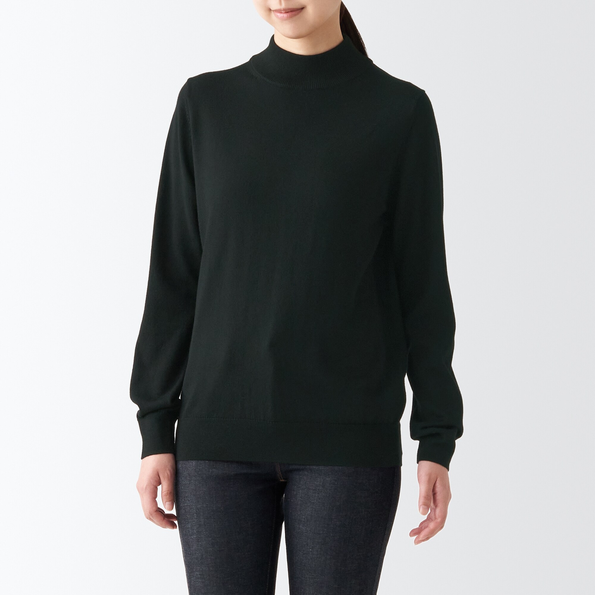 首のチクチクを抑えたハイネック洗えるセーター