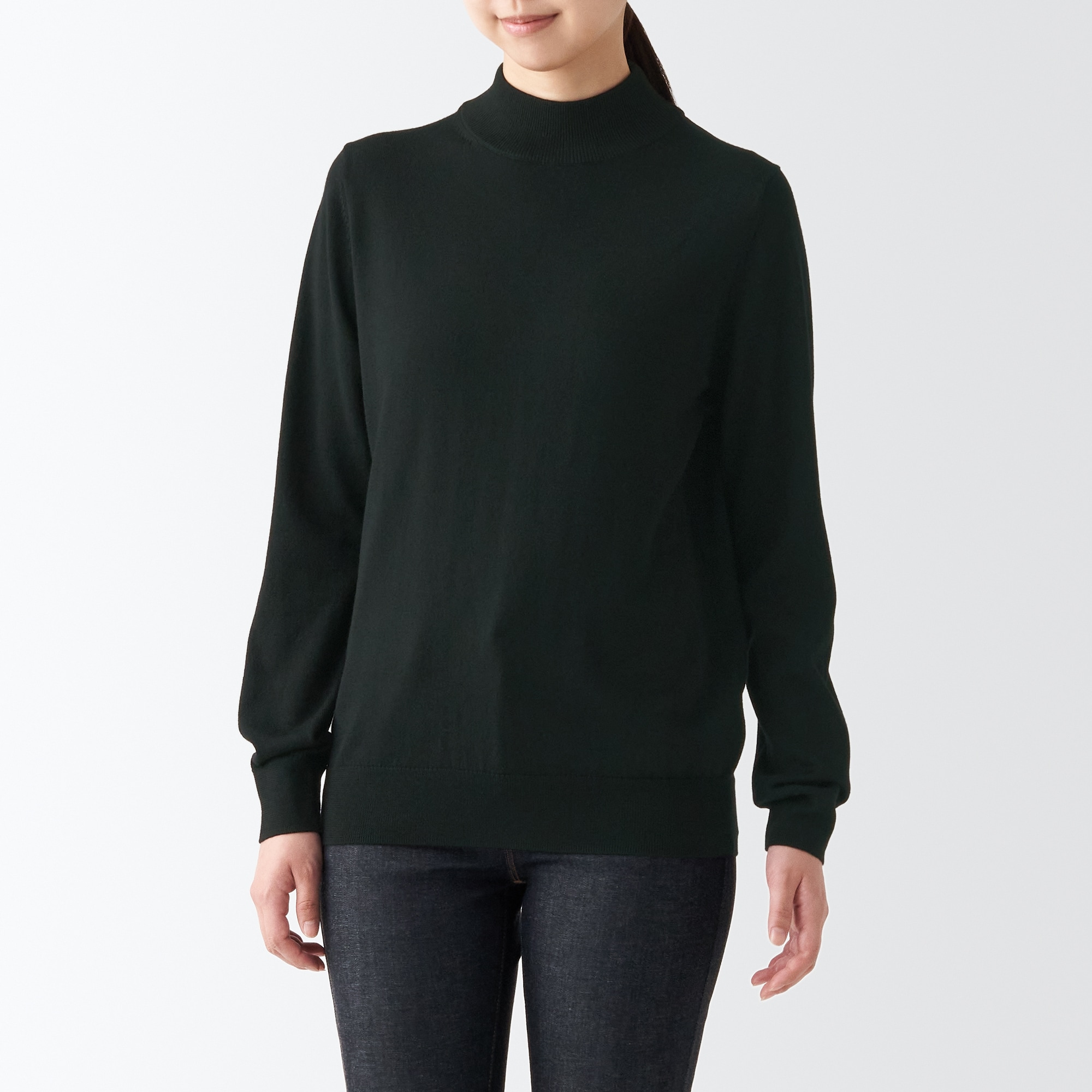 首のチクチクを抑えたハイネック洗えるセーター