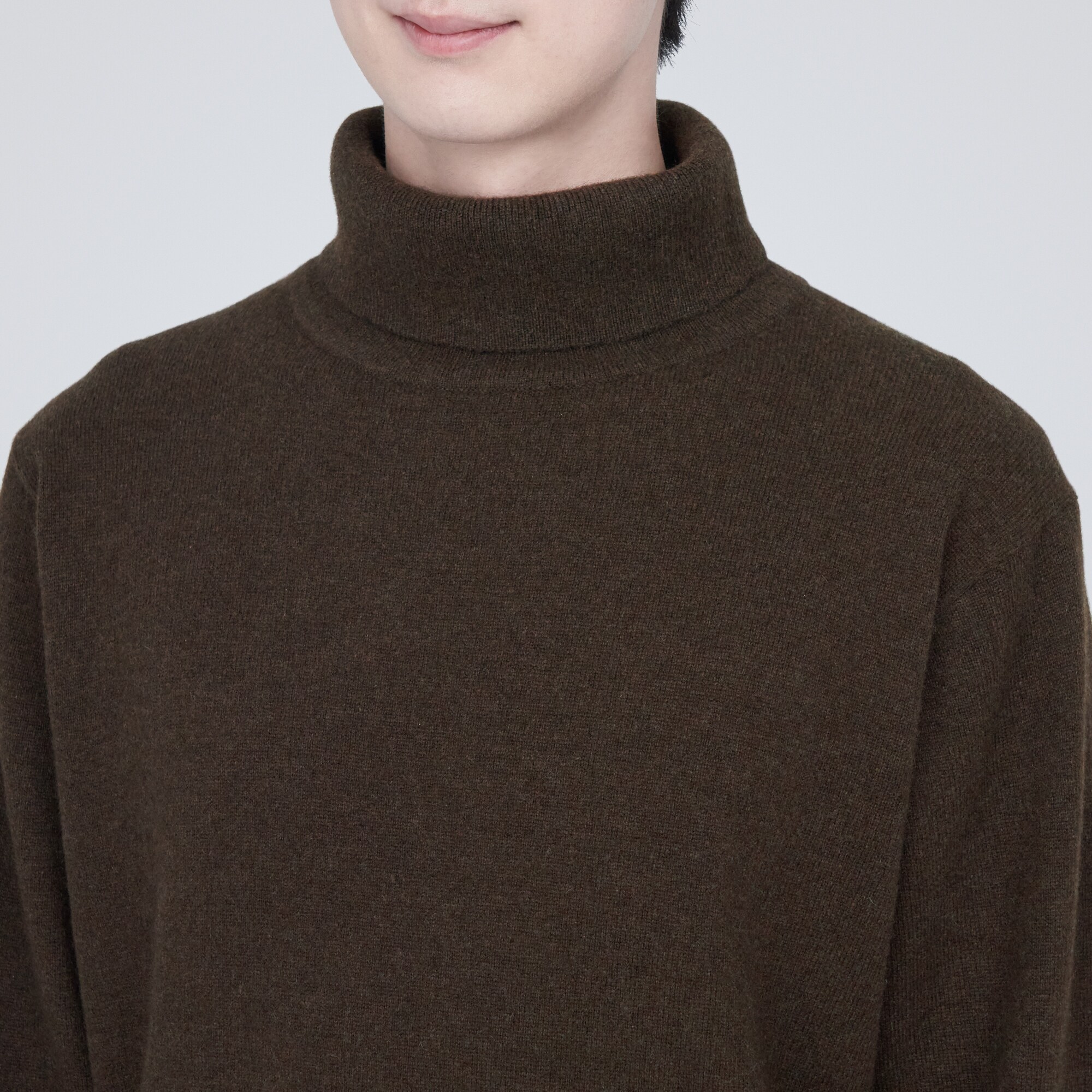 自然のまんまの色ヤクタートルネックセーター（数量限定）