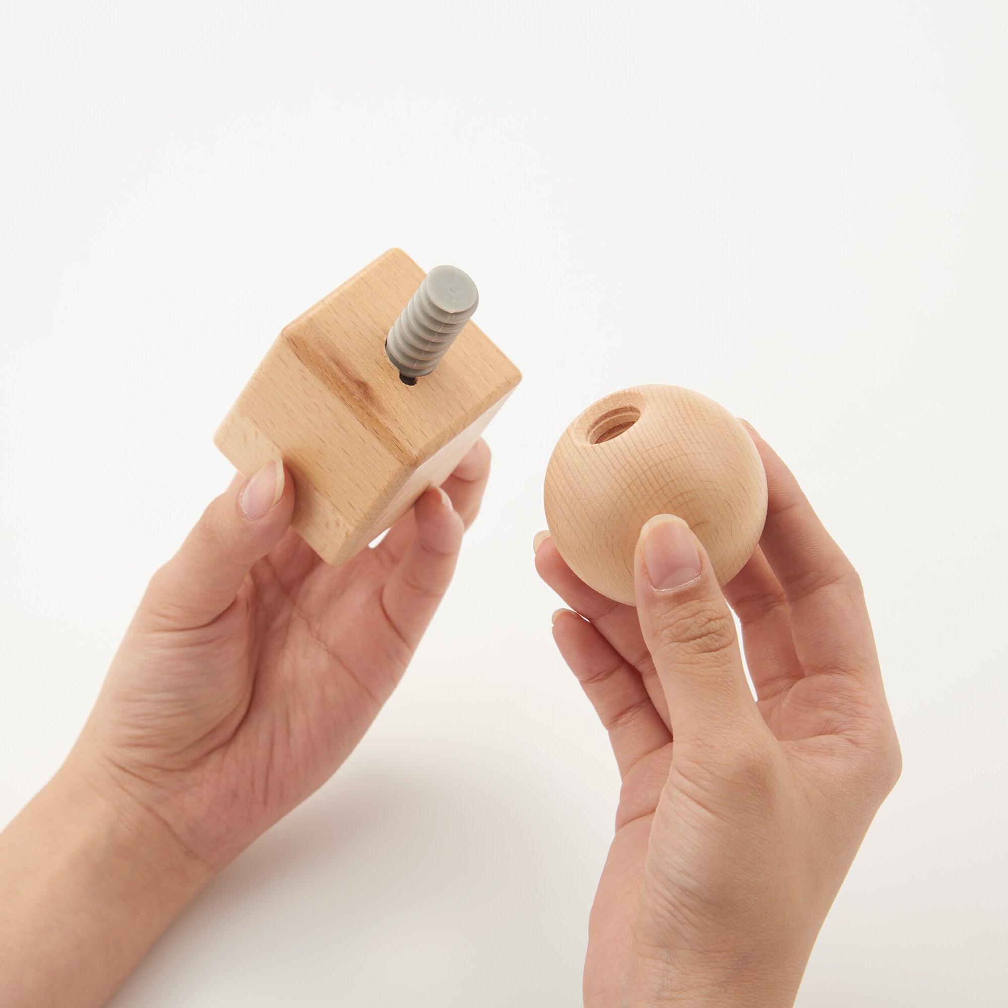 木のおもちゃ・ねじあそび