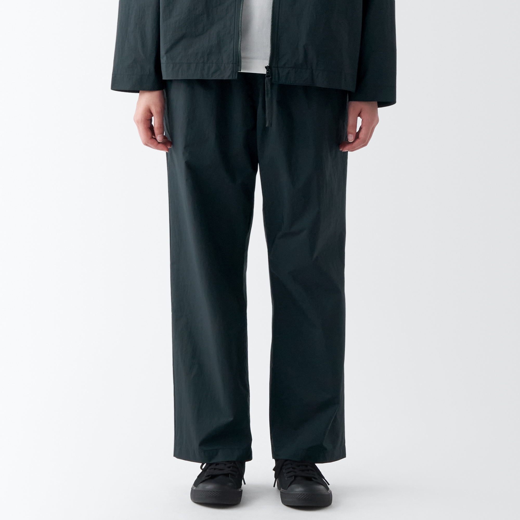 撥水防風パンツ