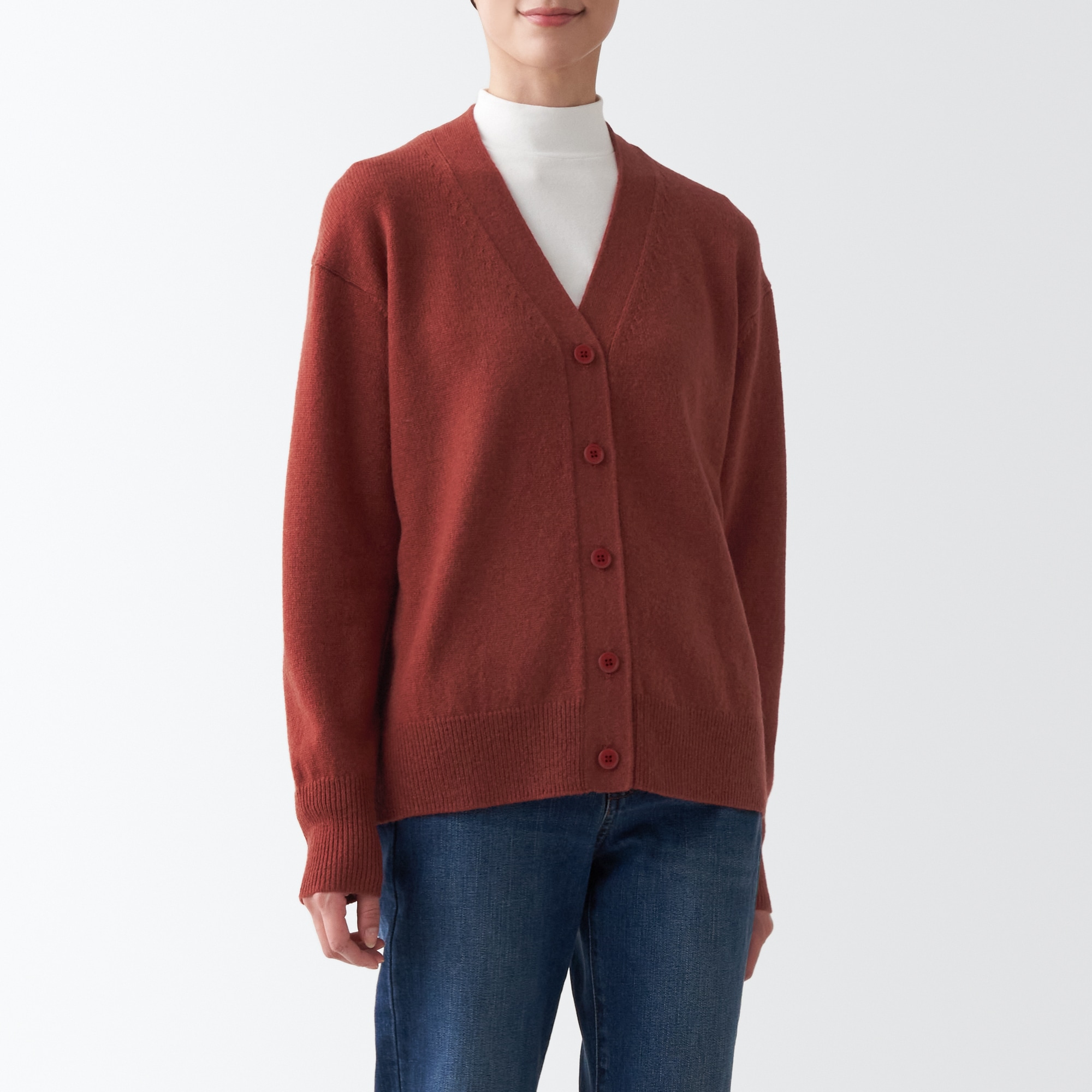 ウールミドルゲージＶネックカーディガン