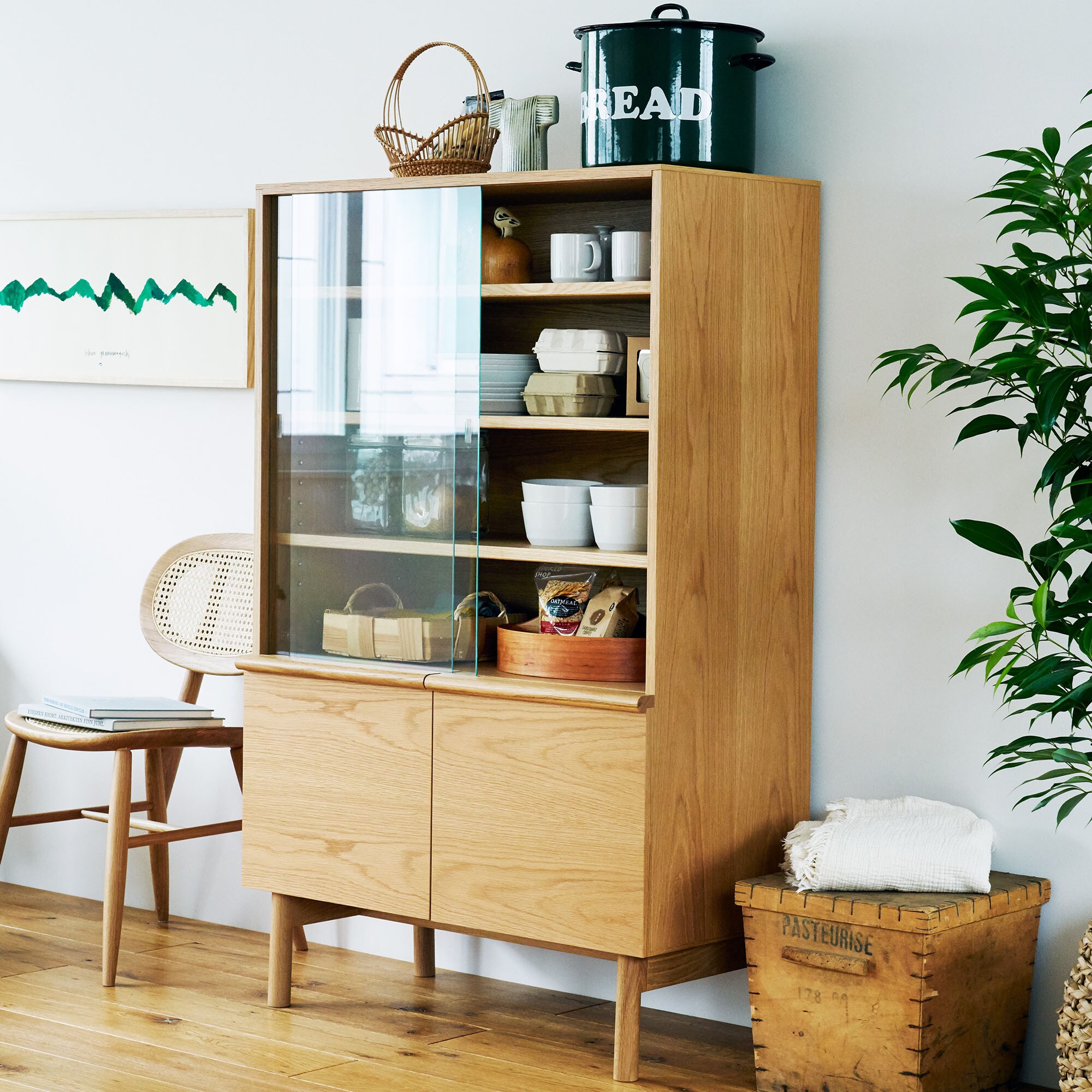 ＳＴＩＬＴ　ＶＩＴＲＩＮＥ　幅９０×奥行４４×高さ１４０ｃｍ