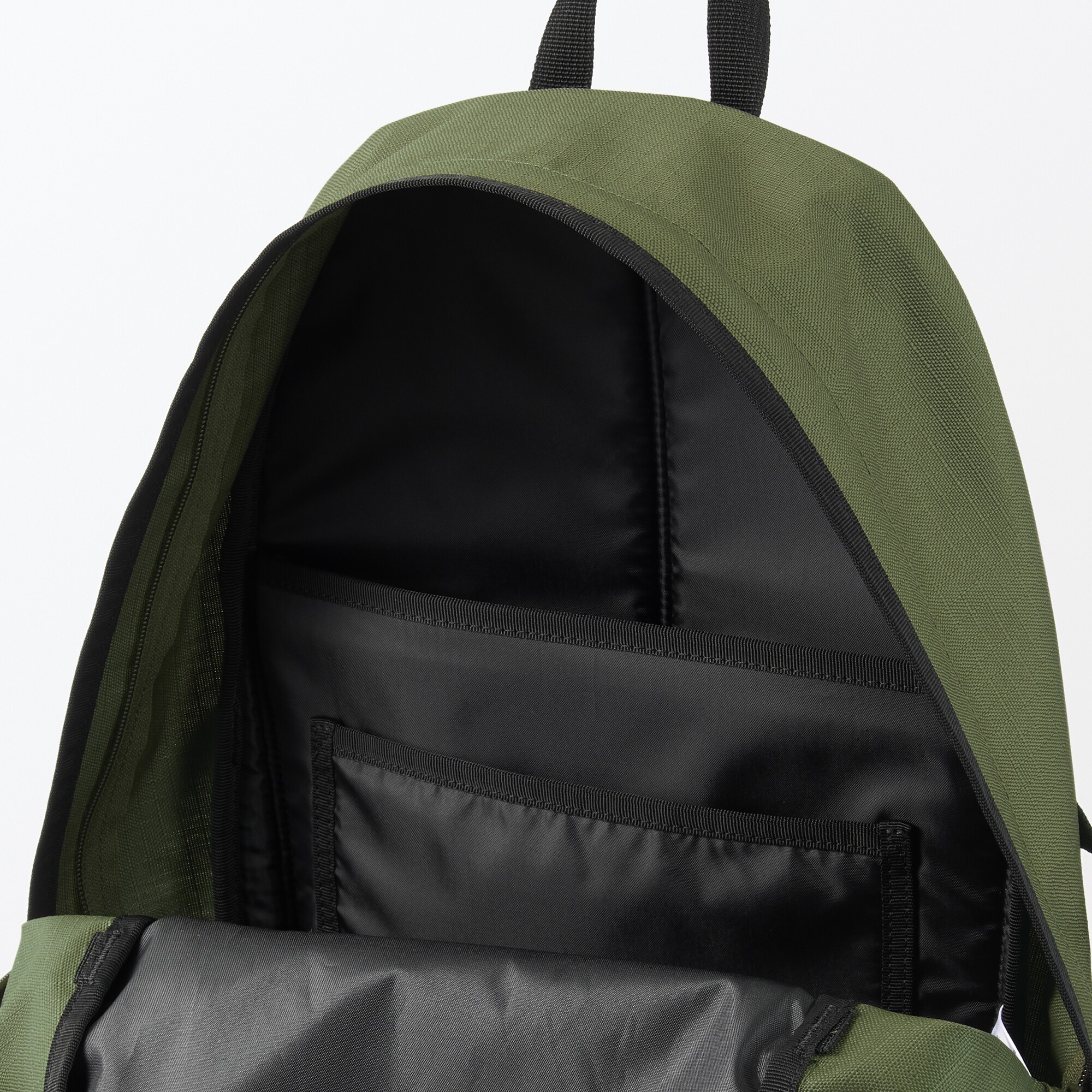 肩の負担を軽くする　撥水大容量リュックサック