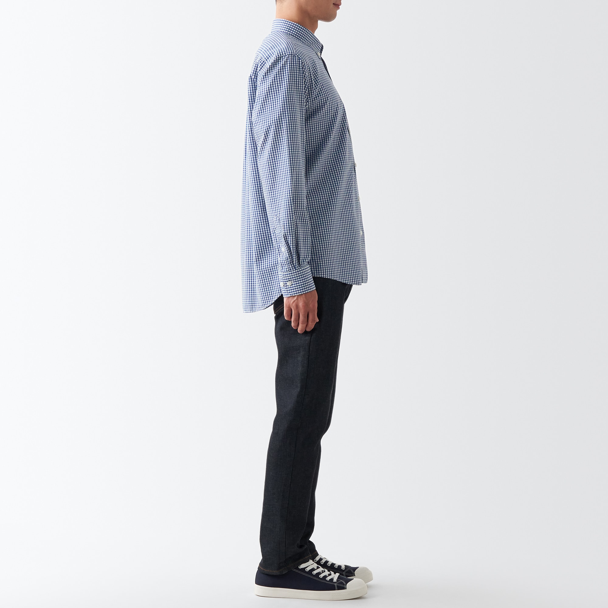 シワになりにくいボタンダウン長袖シャツ