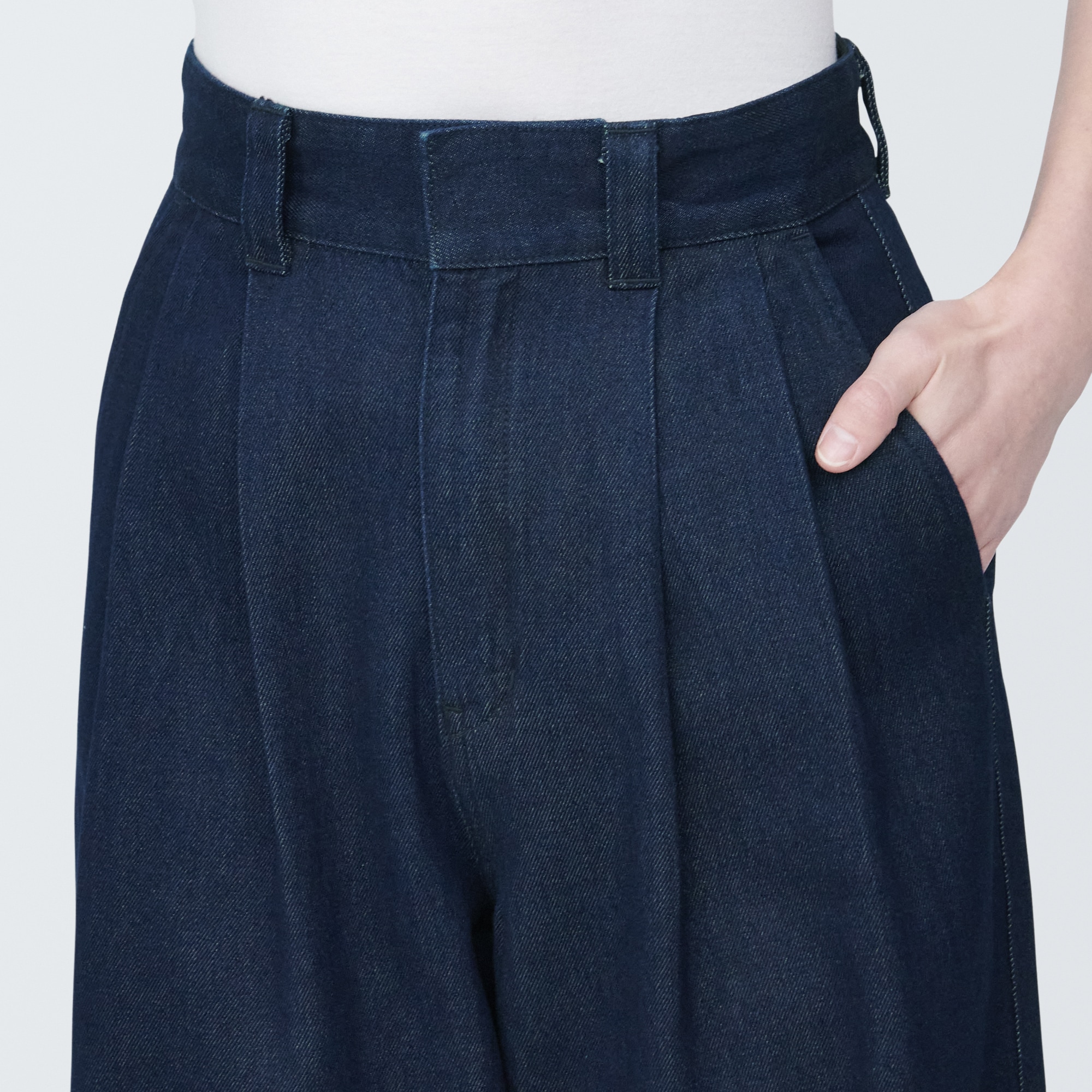 婦人　木の実から作ったカポック混デニムタックワイドパンツ