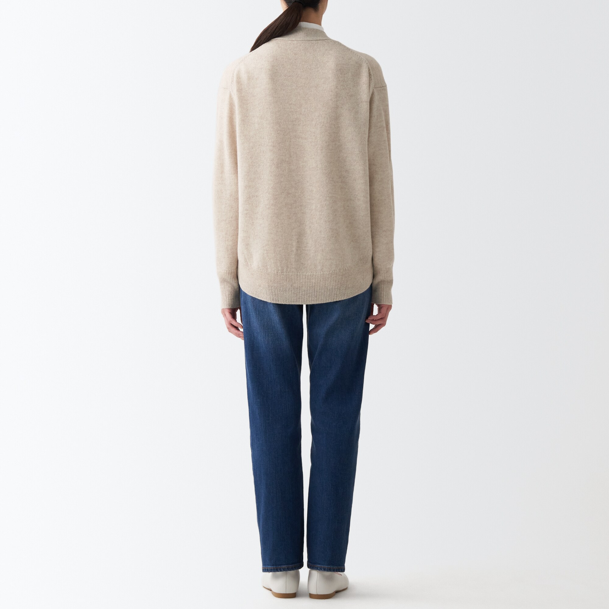 ウールミドルゲージＶネックカーディガン