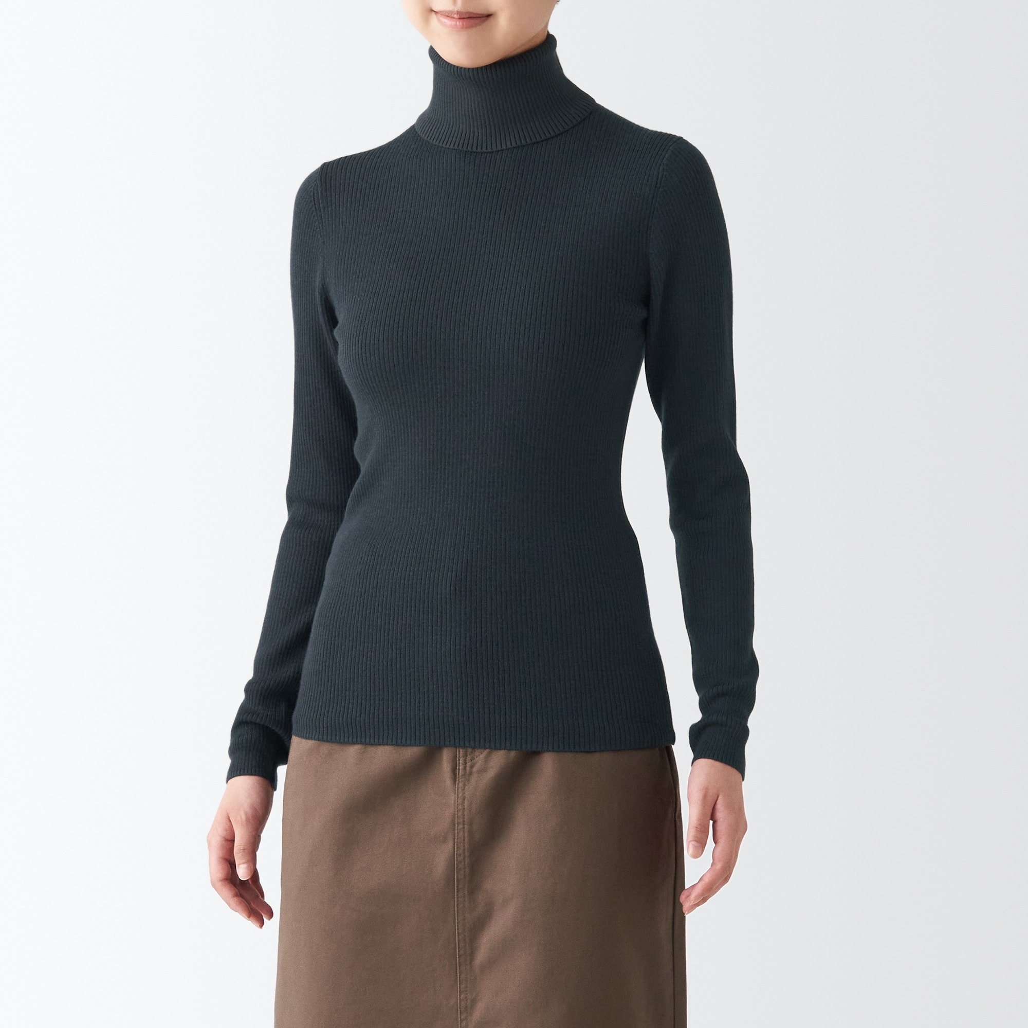 首のチクチクを抑えたリブタートルネック洗えるセーター