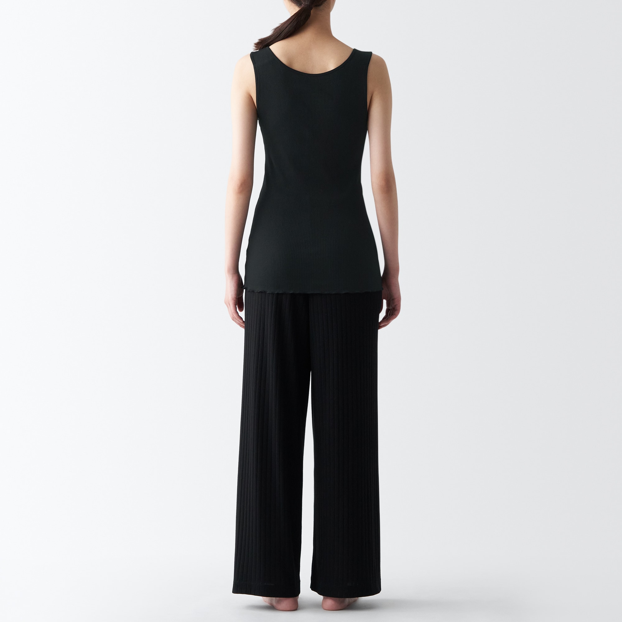 なめらかリブブラタンクトップ