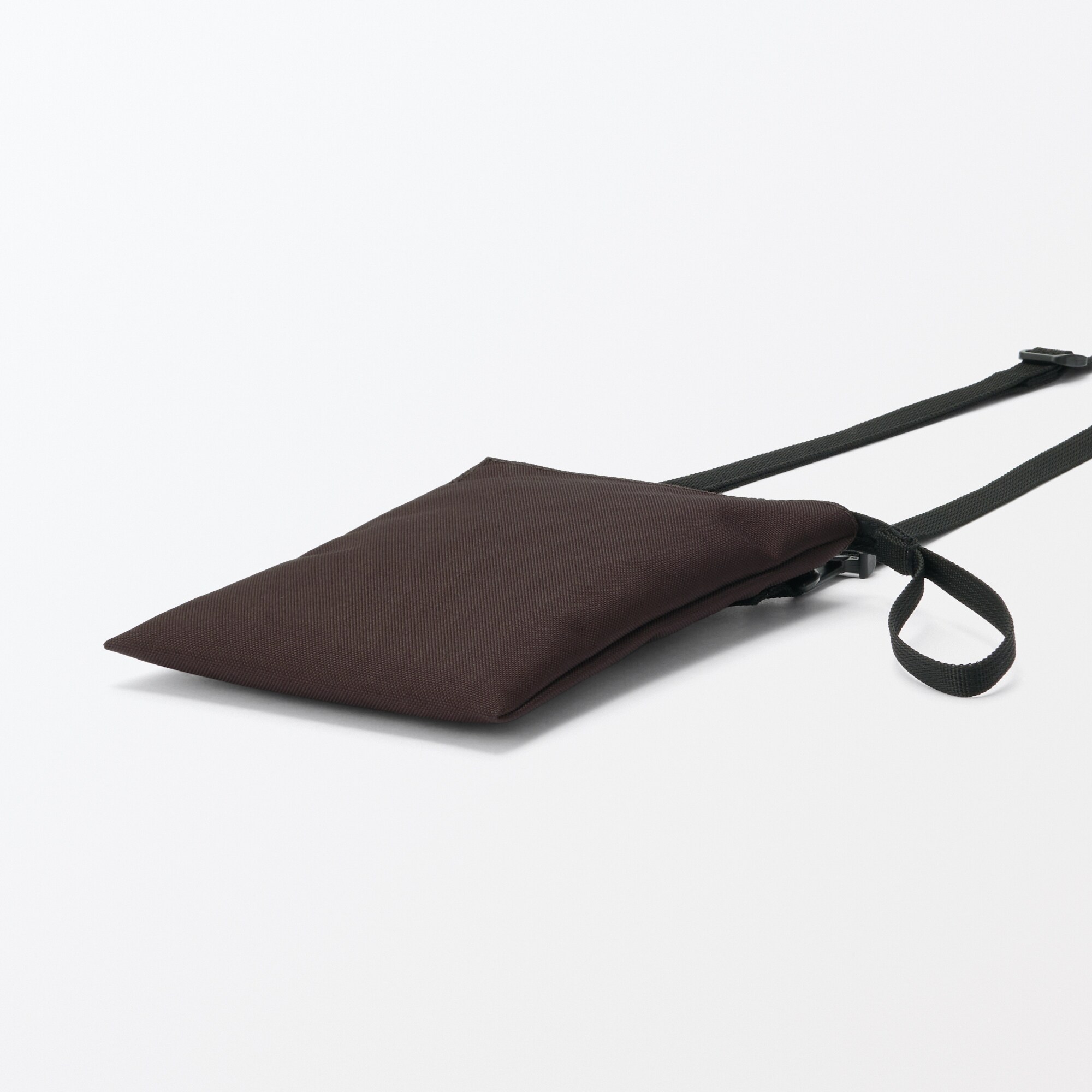 ポーチとしても使える　撥水ミニサコッシュ