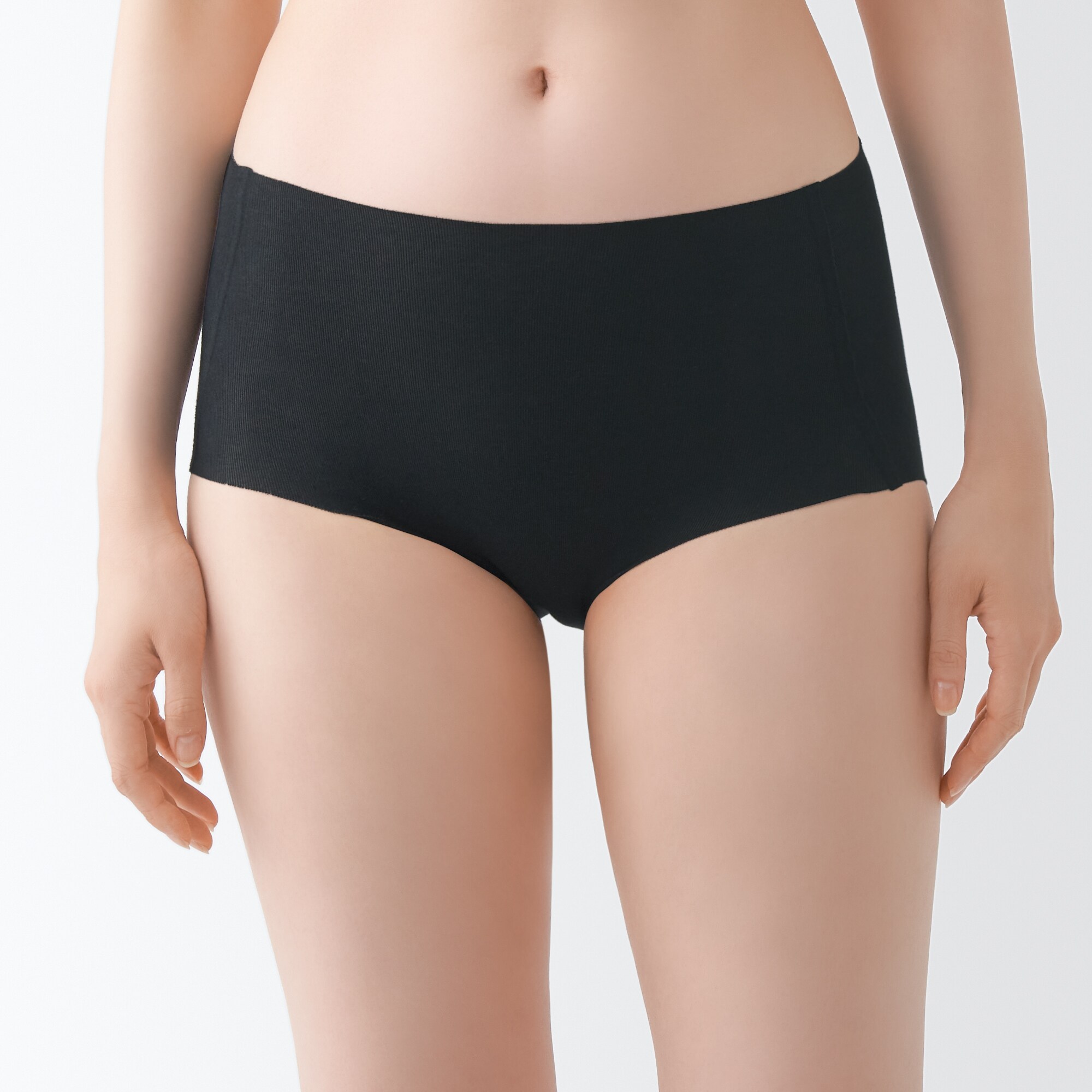 どこにも縫い目がないハイライズショーツ