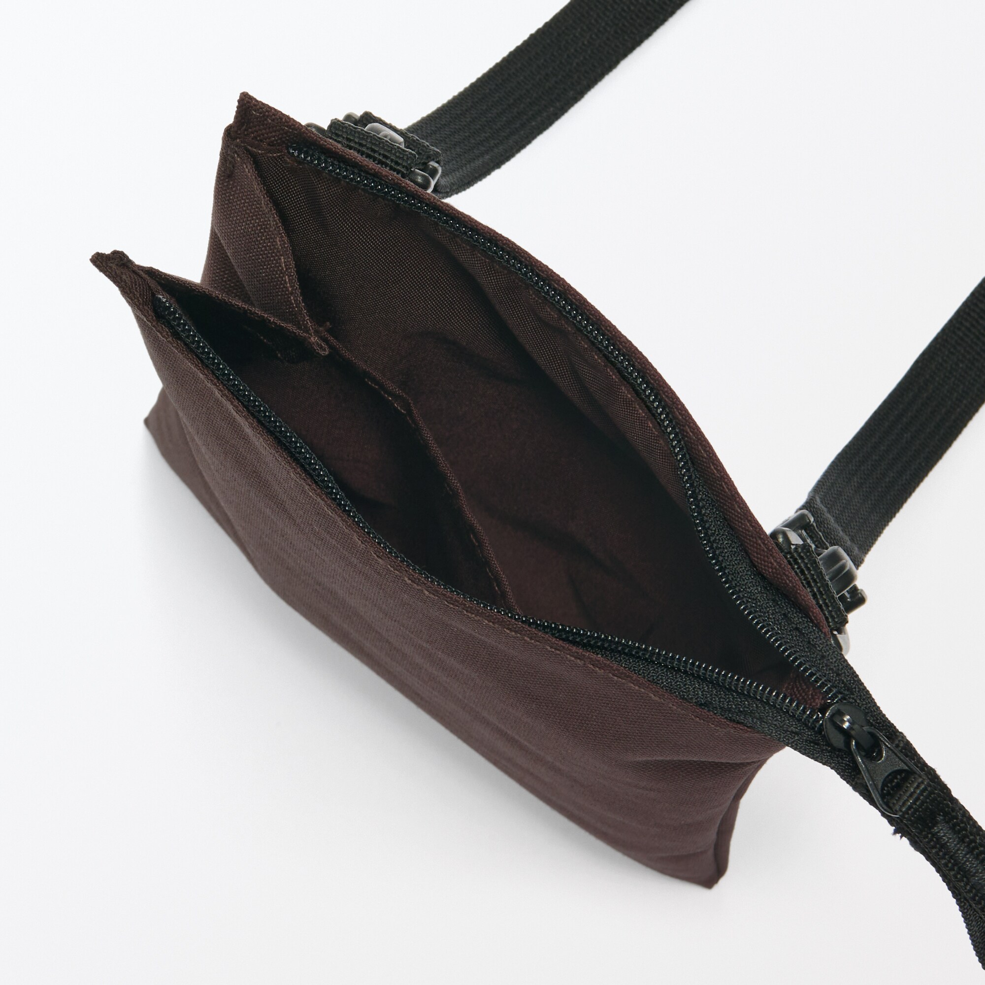 ポーチとしても使える　撥水ミニサコッシュ