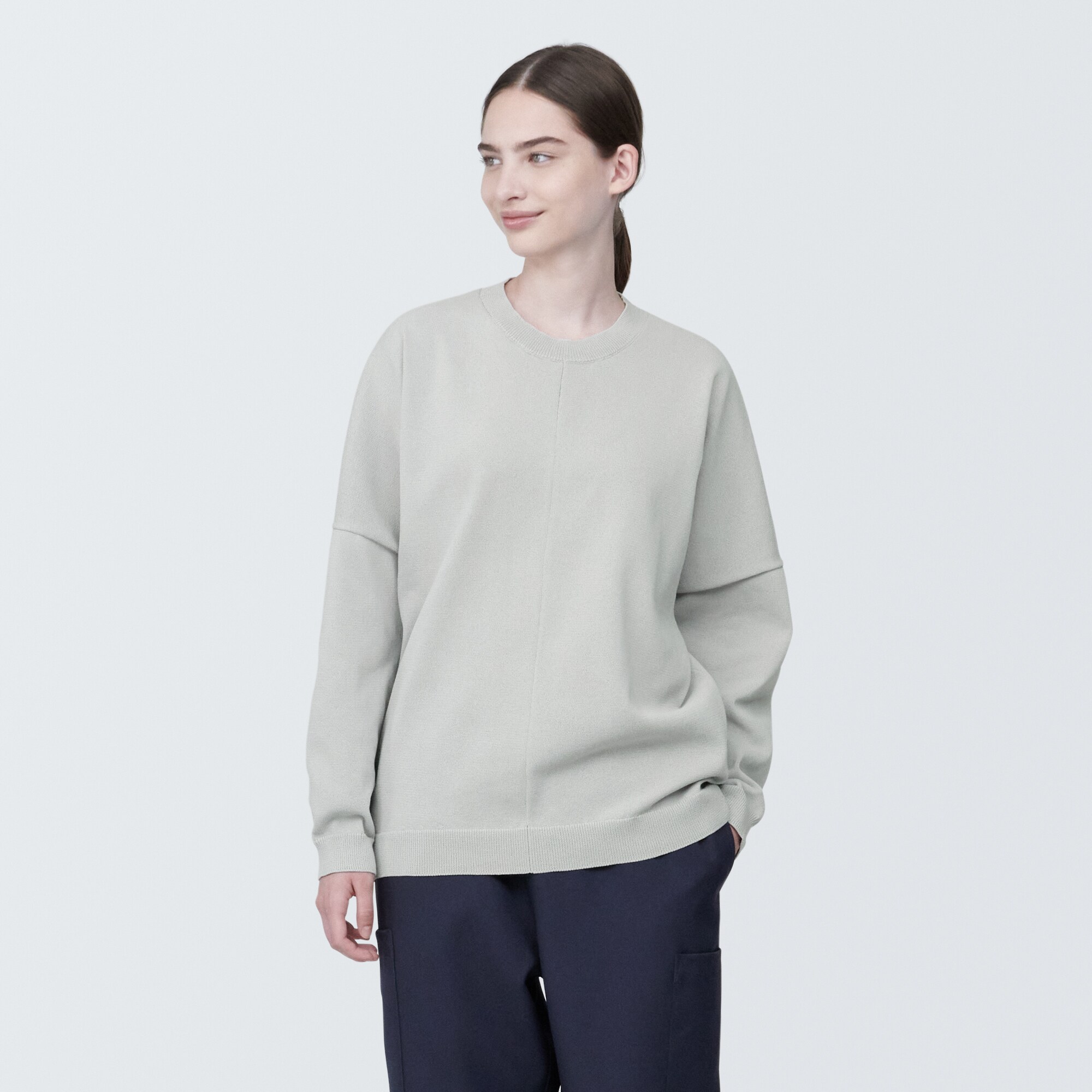 乾きやすいニットプルオーバー