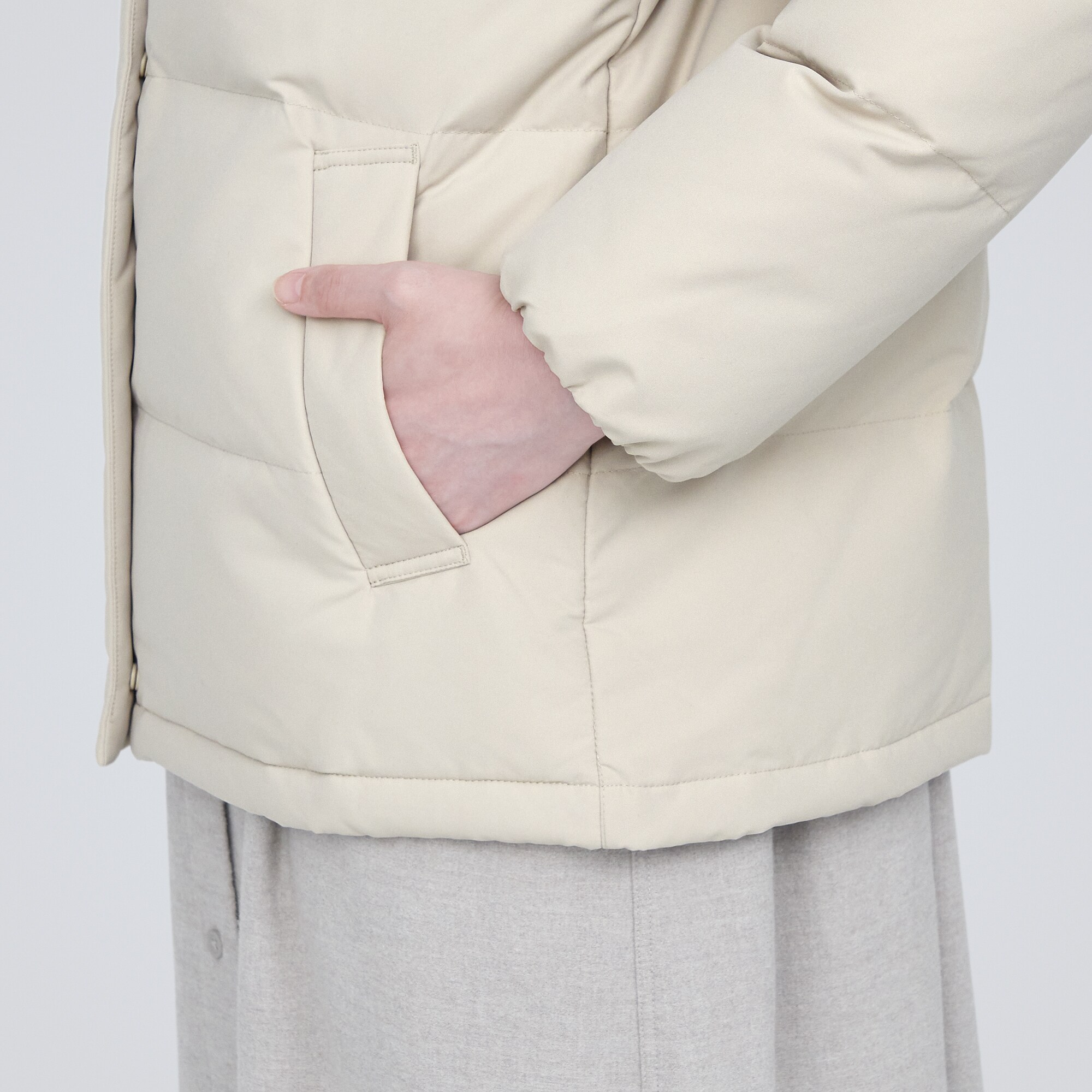 撥水フード付きダウンジャケット