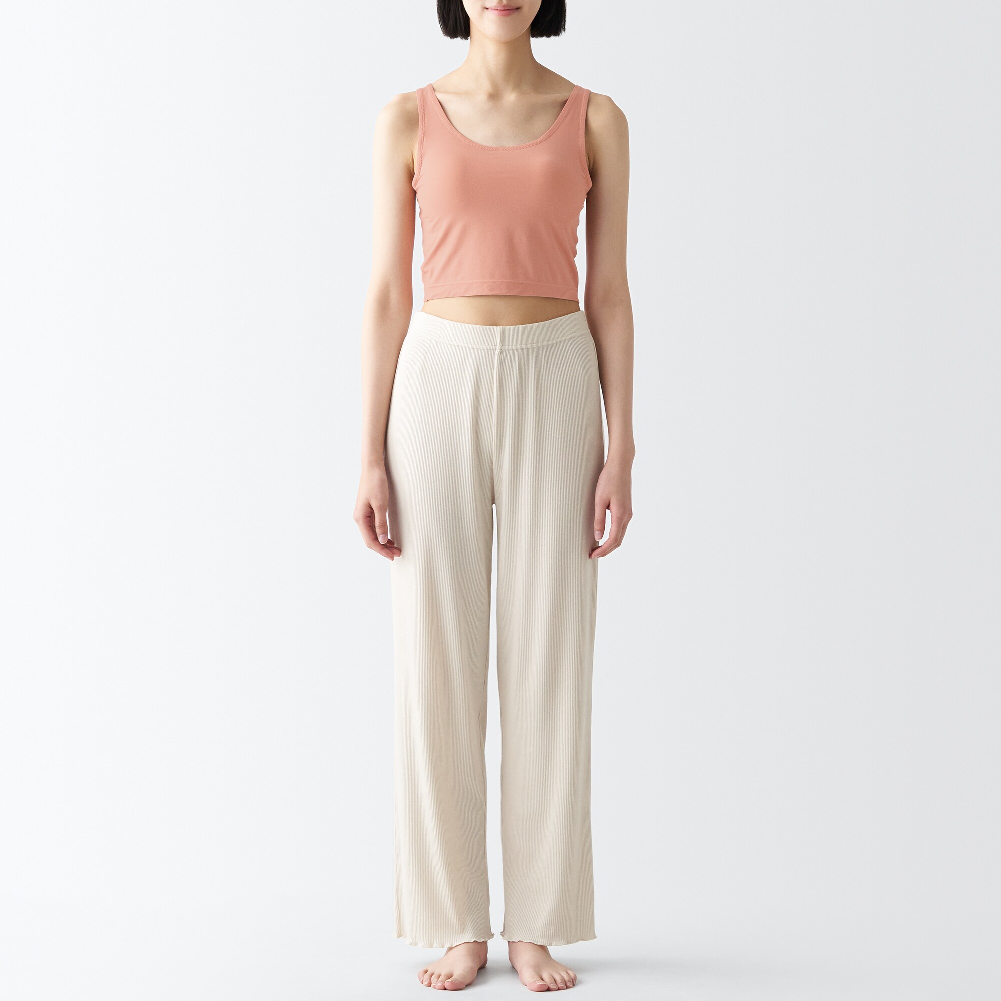 なめらかブラハーフ丈タンクトップ