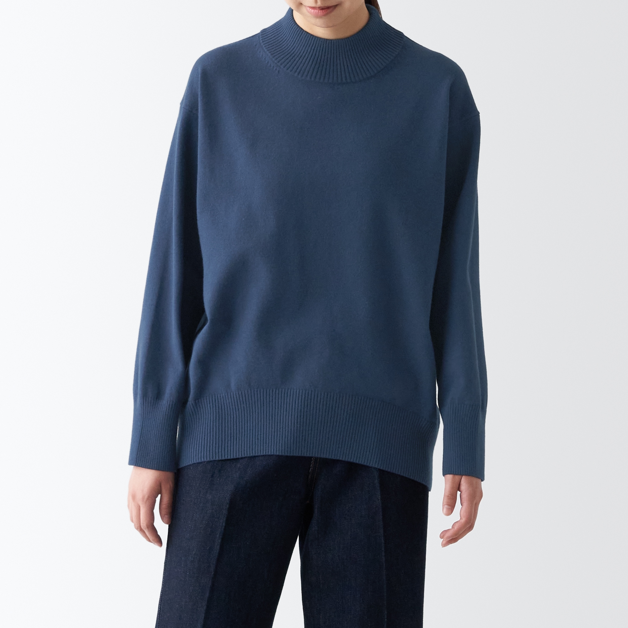 洗えるニットハイネックセーター