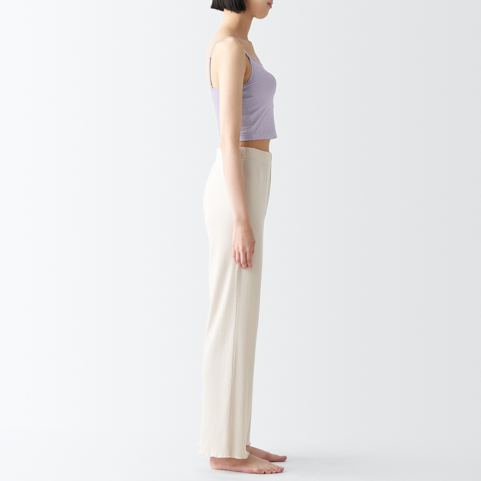 なめらかブラハーフ丈キャミソール