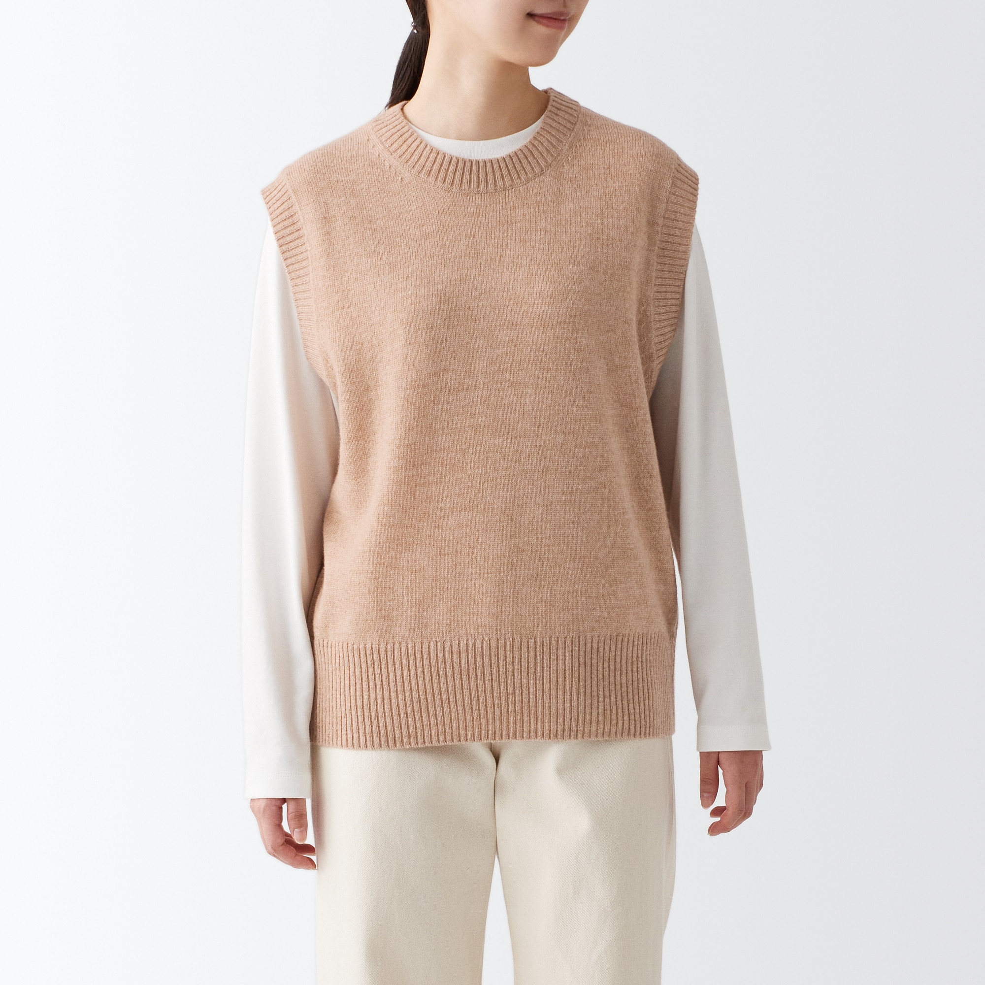 残糸で編んだクルーネックベスト