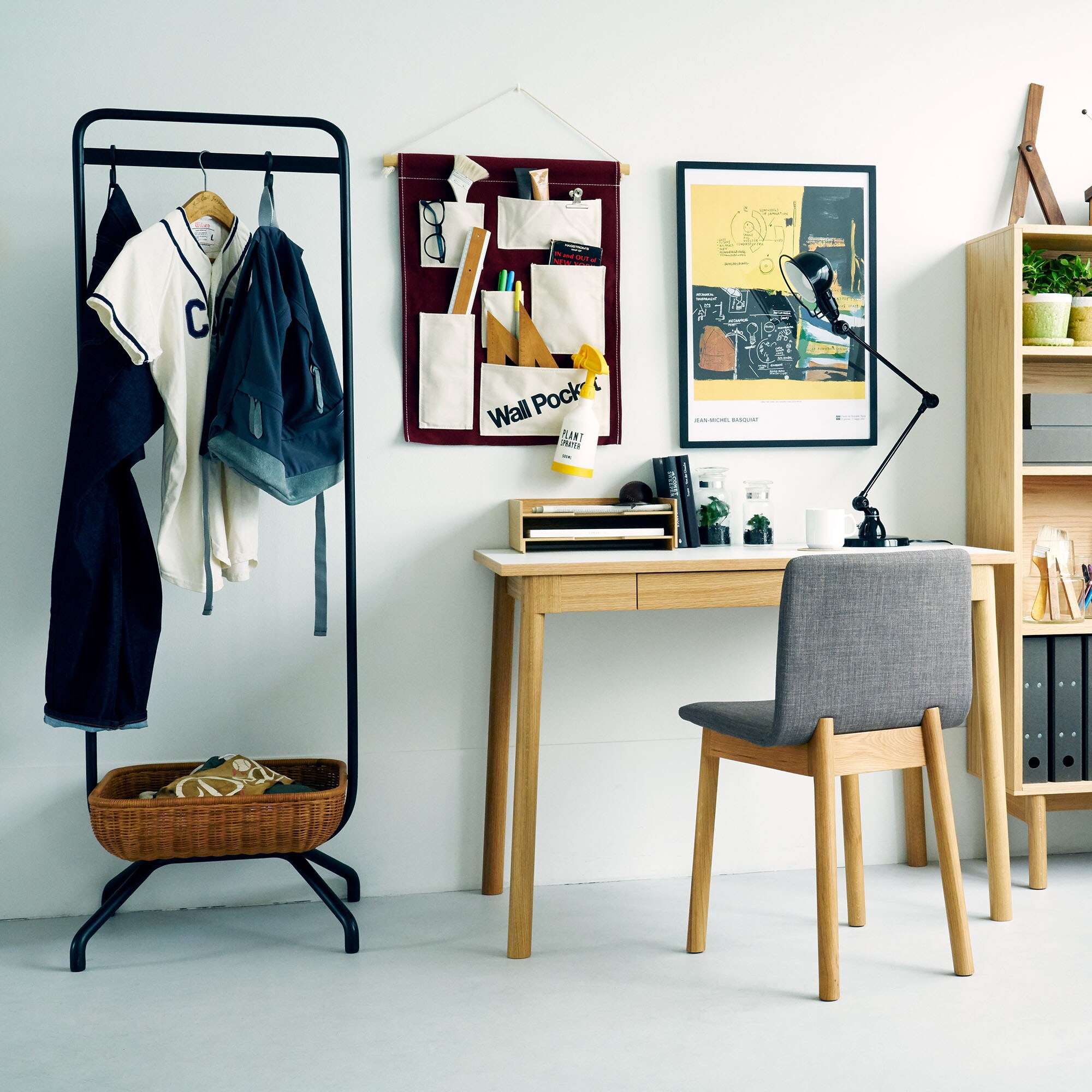 ＷＡＬＬＡＢＹ　ＨＡＮＧＥＲ　ＳＴＡＮＤ　幅５０×奥行４５×高さ１５８ｃｍ