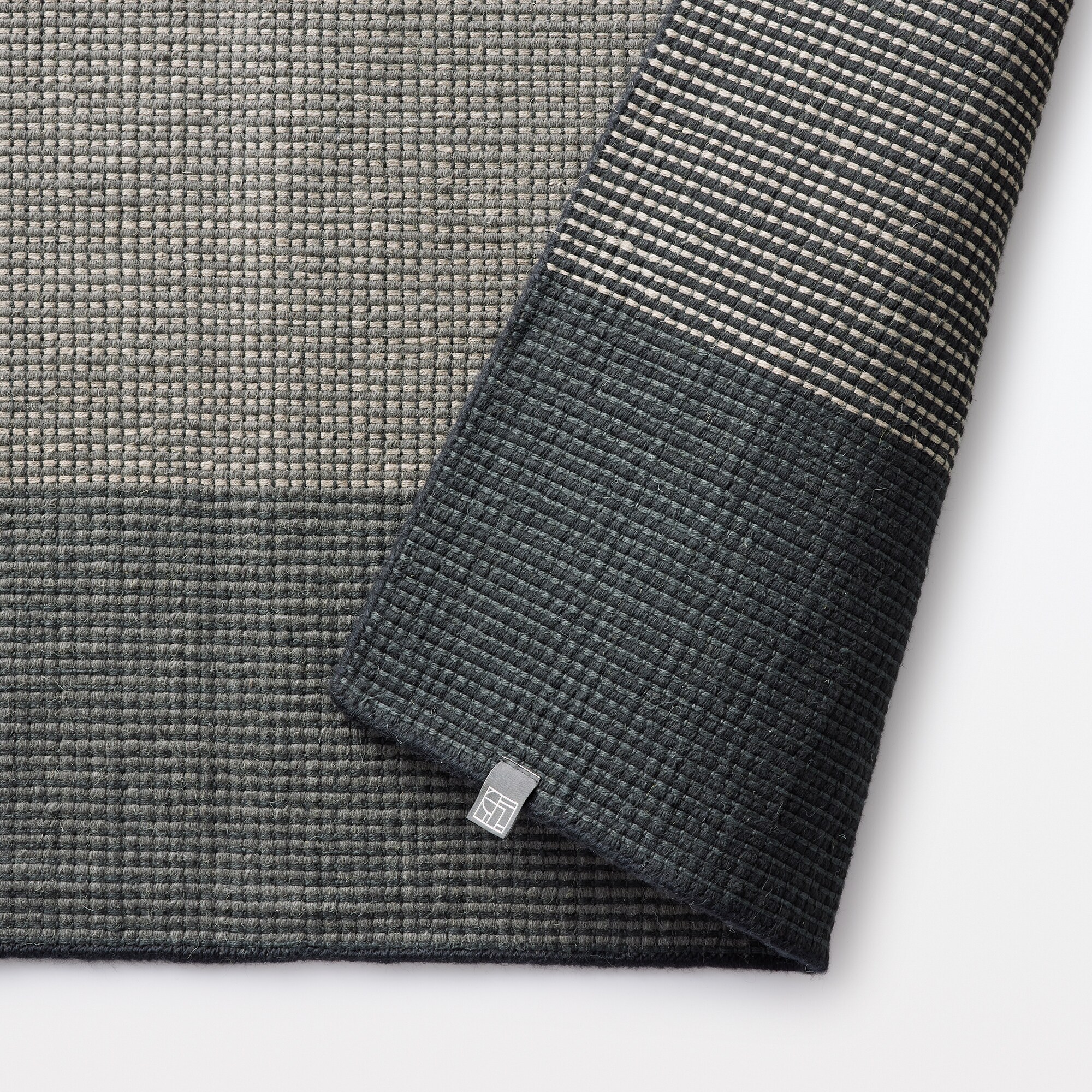 ラグ　ＬＩＮＩＥ　ＤＥＳＩＧＮ　ＢＯＬＯＧＮＡ　９０×１５０ｃｍ