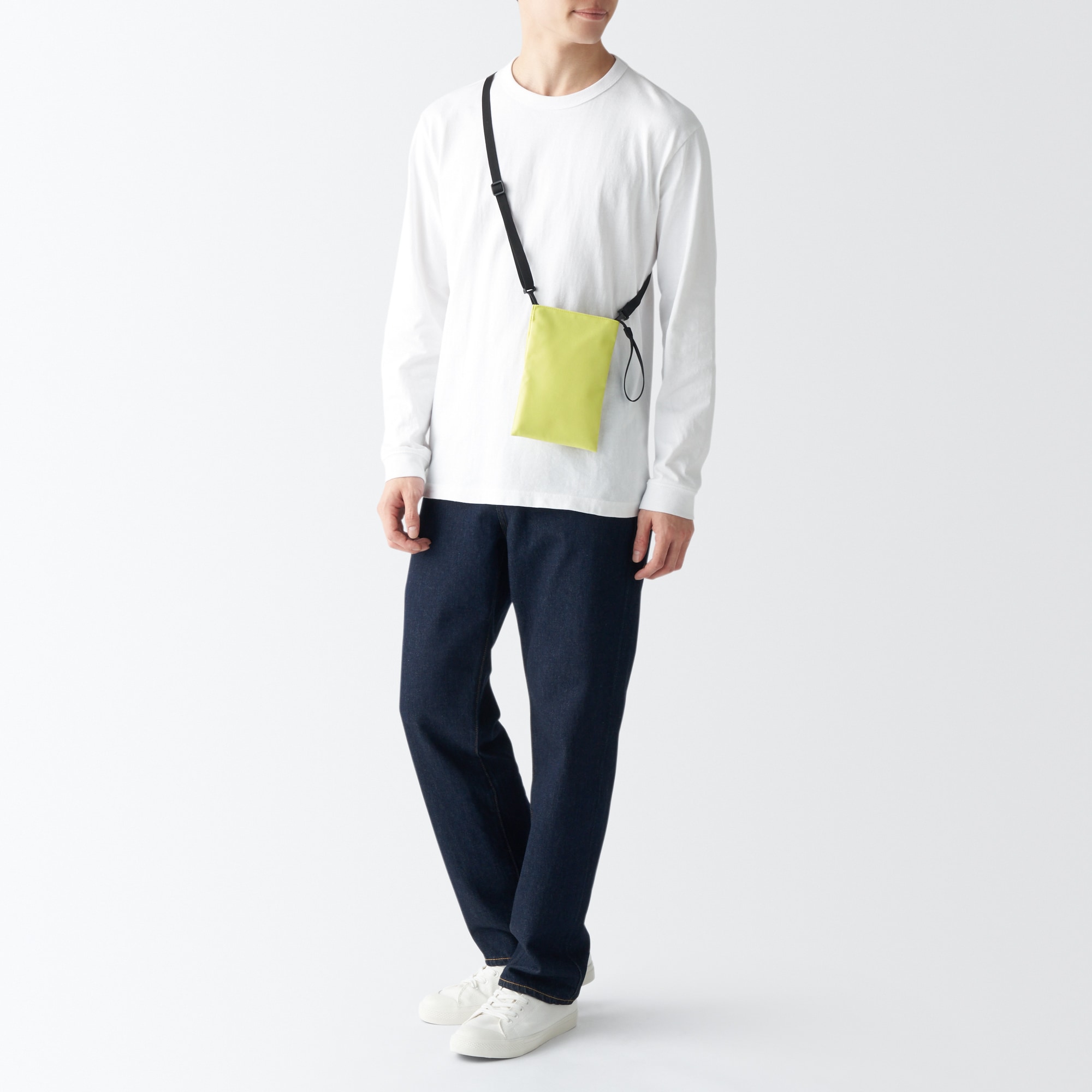 ポーチとしても使える　撥水ミニサコッシュ