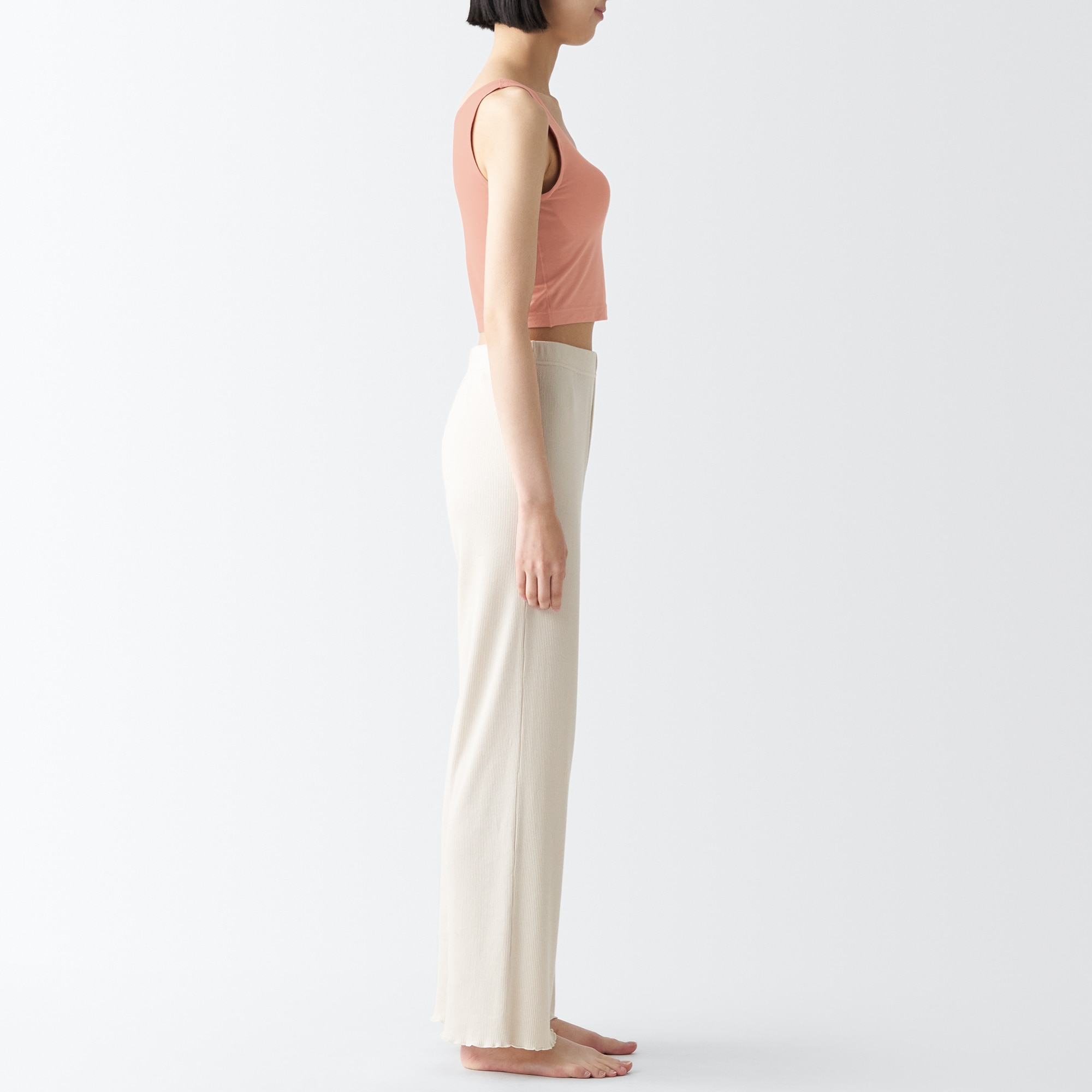 なめらかブラハーフ丈タンクトップ